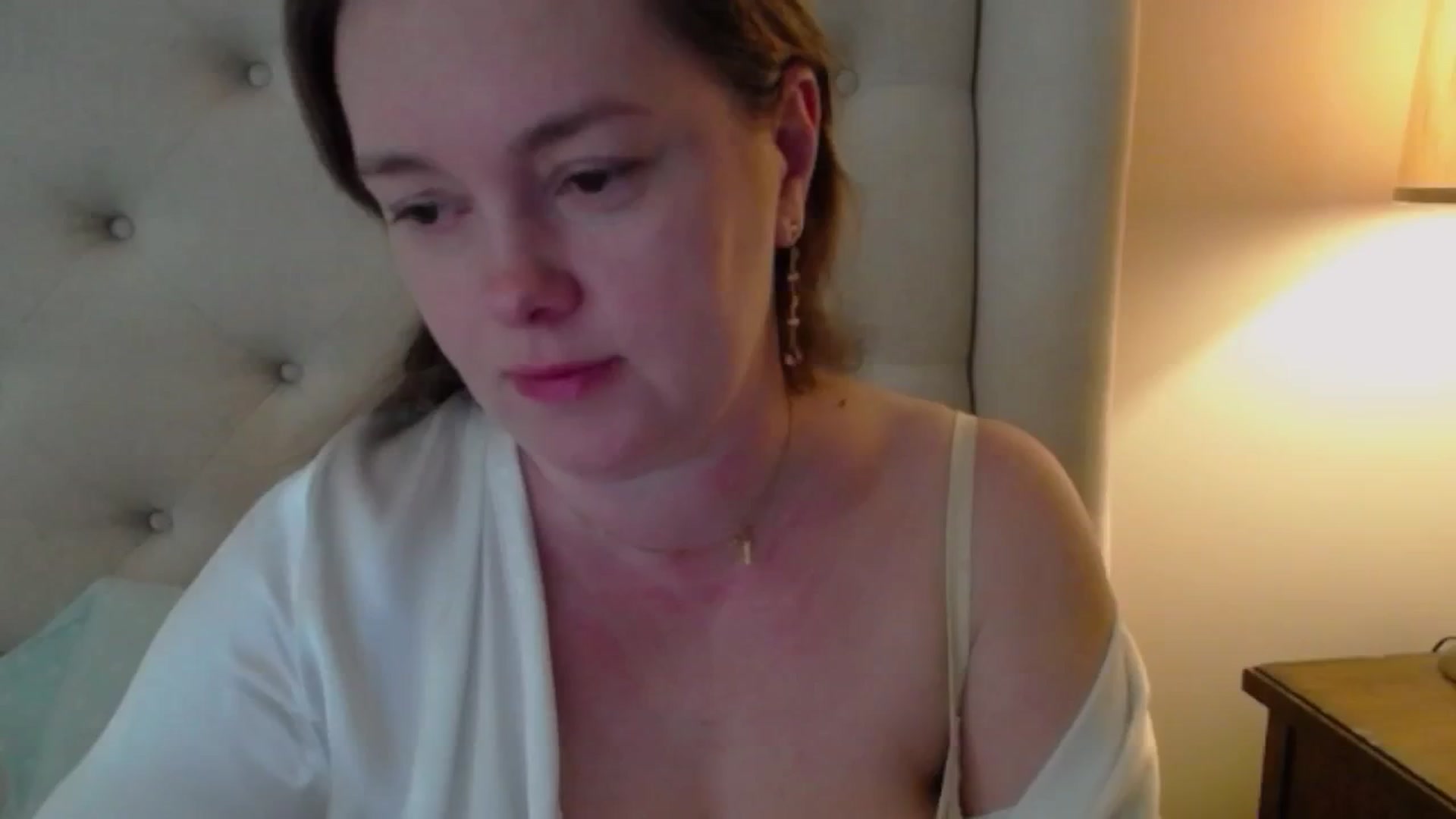 Gallery image thumbnail from J0llye's myfreecams stream on, 03/19/2025, 15:37 image 4 of 20