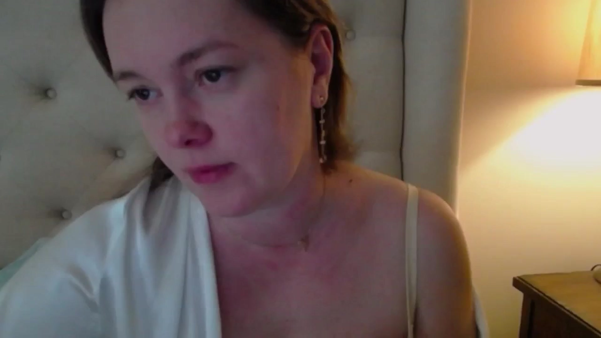 Gallery image thumbnail from J0llye's myfreecams stream on, 03/19/2025, 15:37 image 3 of 20