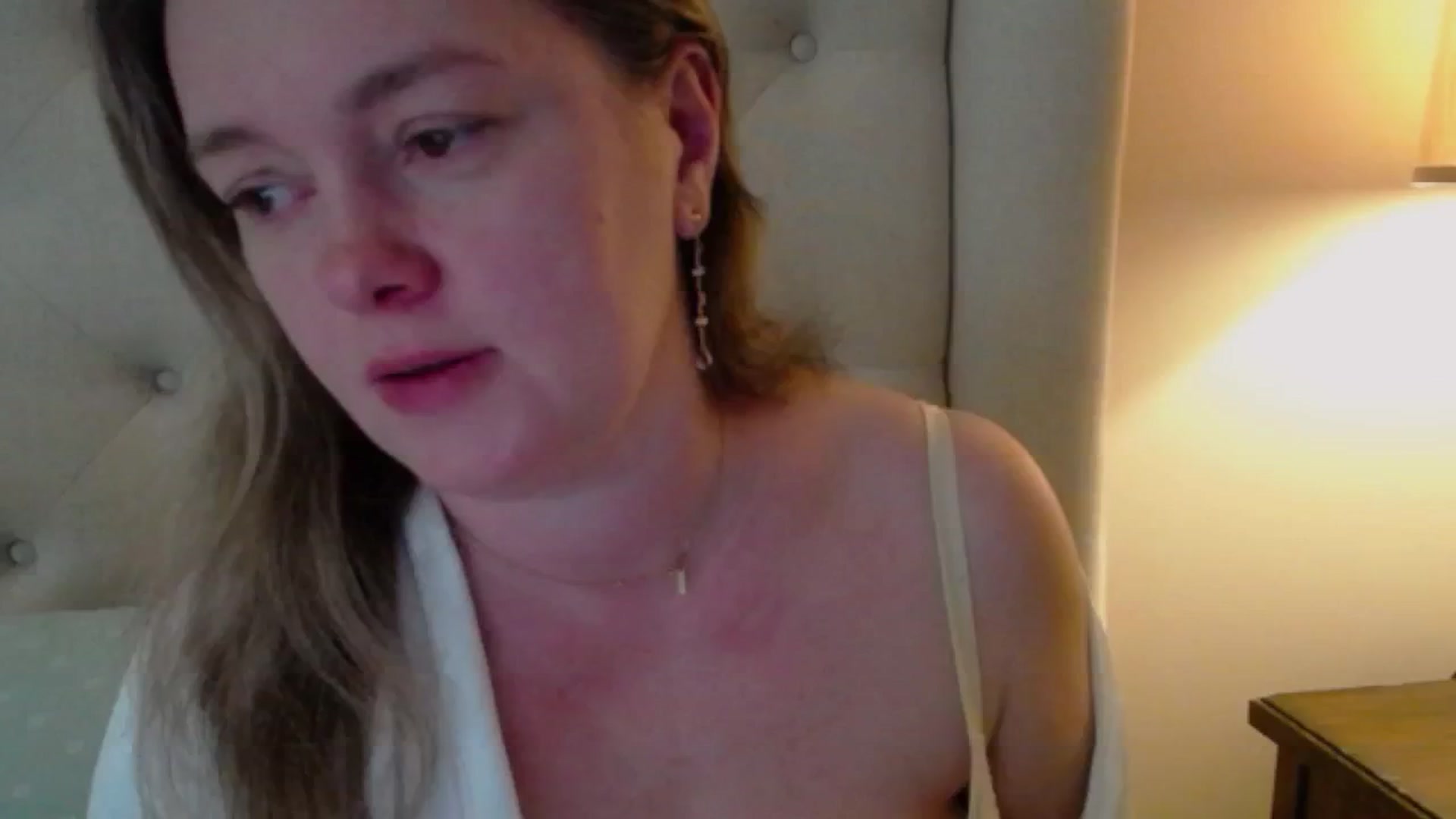 Gallery image thumbnail from J0llye's myfreecams stream on, 03/19/2025, 16:14 image 12 of 20