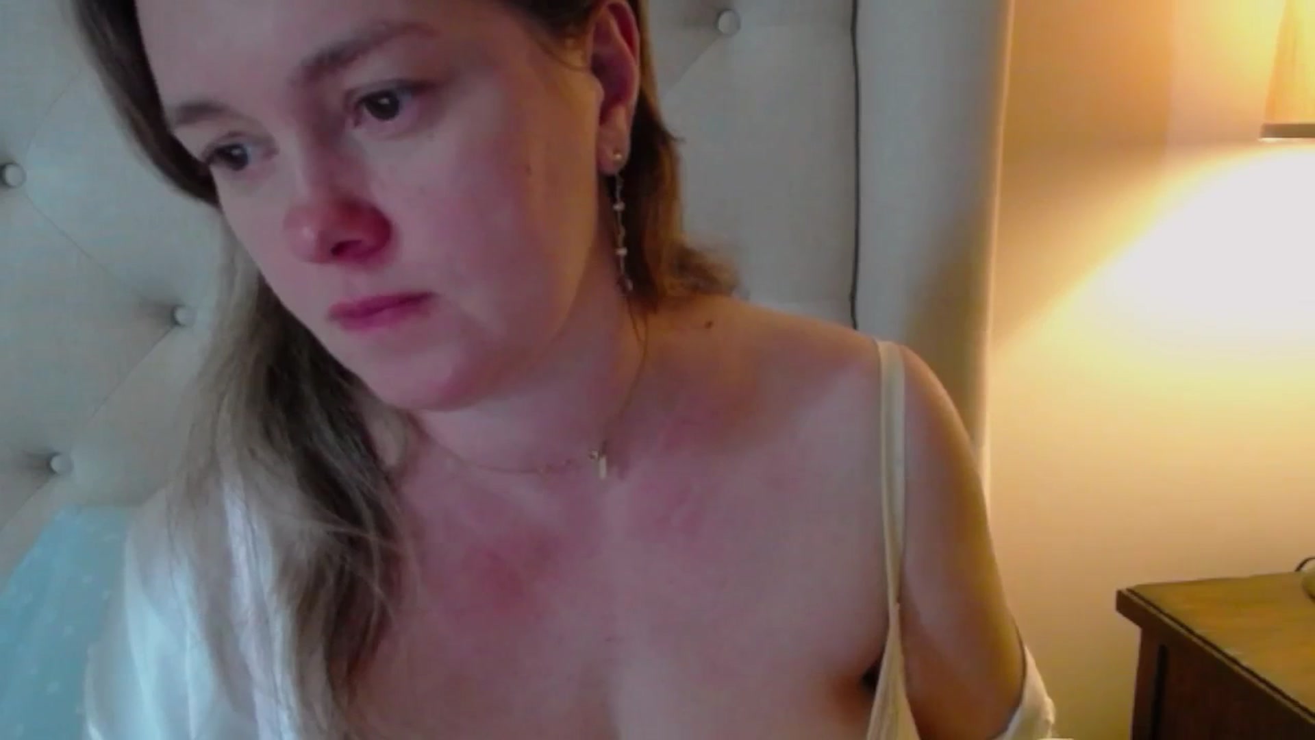 Gallery image thumbnail from J0llye's myfreecams stream on, 03/19/2025, 19:33 image 2 of 20