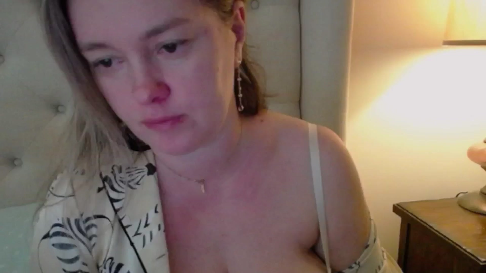 Gallery image thumbnail from J0llye's myfreecams stream on, 03/20/2025, 16:27 image 8 of 20