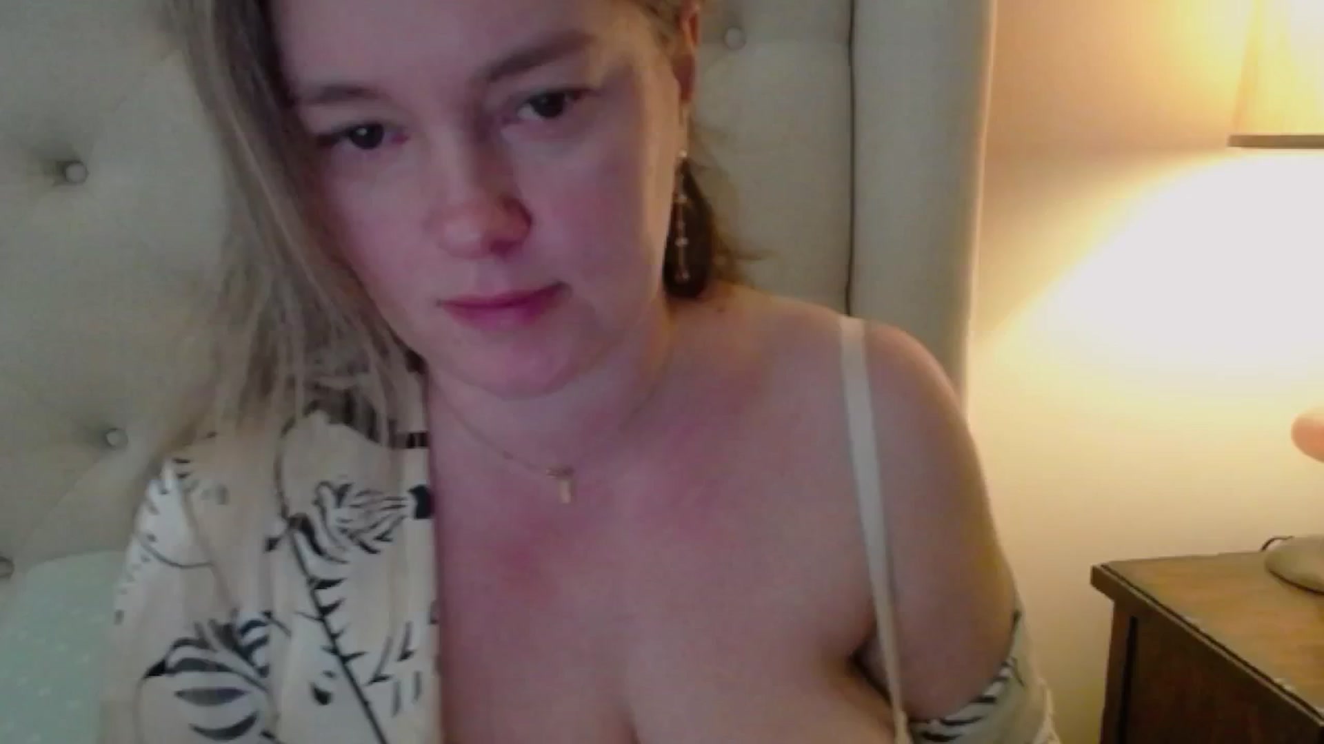 Gallery image thumbnail from J0llye's myfreecams stream on, 03/20/2025, 16:27 image 5 of 20