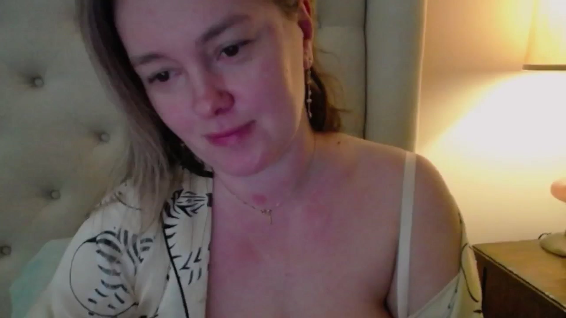 Gallery image thumbnail from J0llye's myfreecams stream on, 03/20/2025, 17:02 image 6 of 20