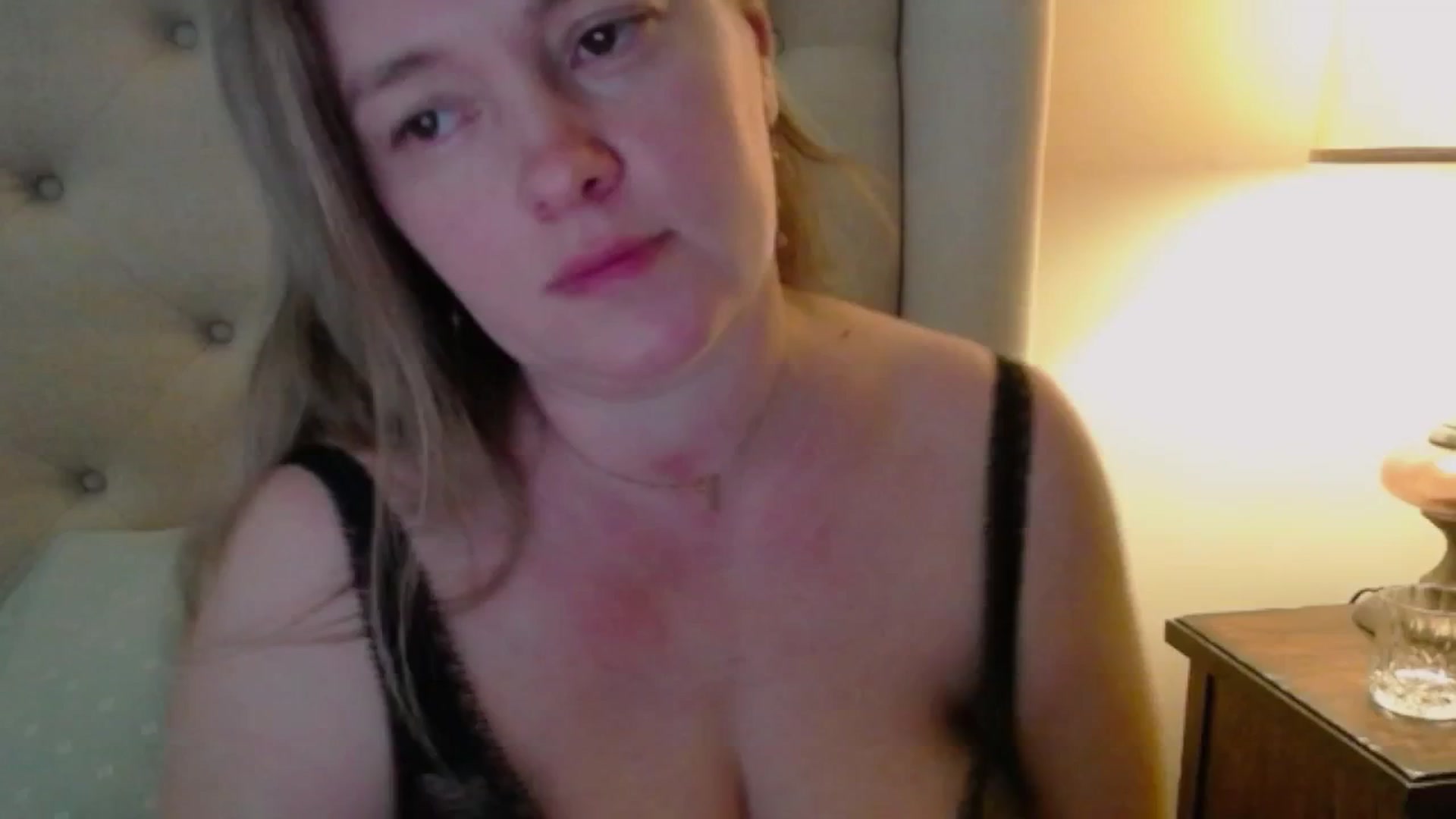 Gallery image thumbnail from J0llye's myfreecams stream on, 03/21/2025, 16:57 image 5 of 20