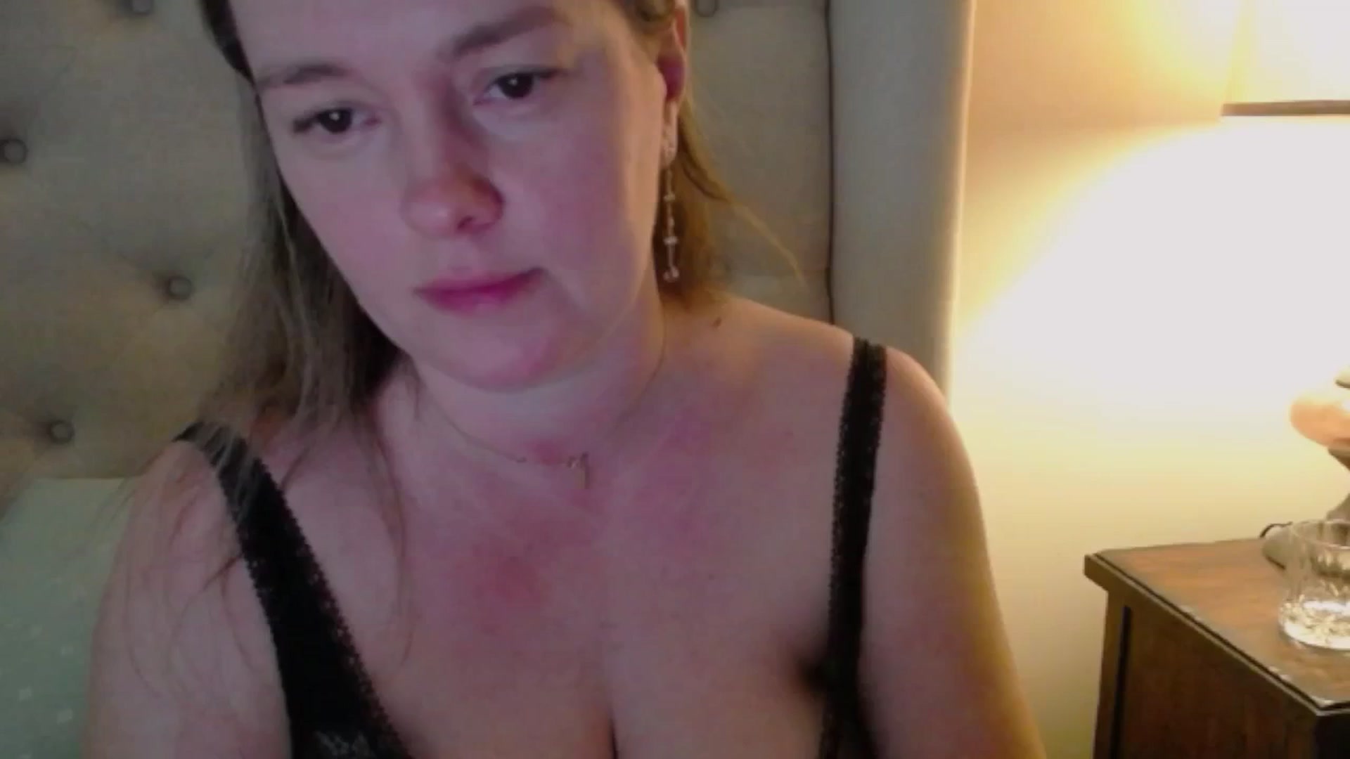 Gallery image thumbnail from J0llye's myfreecams stream on, 03/21/2025, 16:57 image 19 of 20
