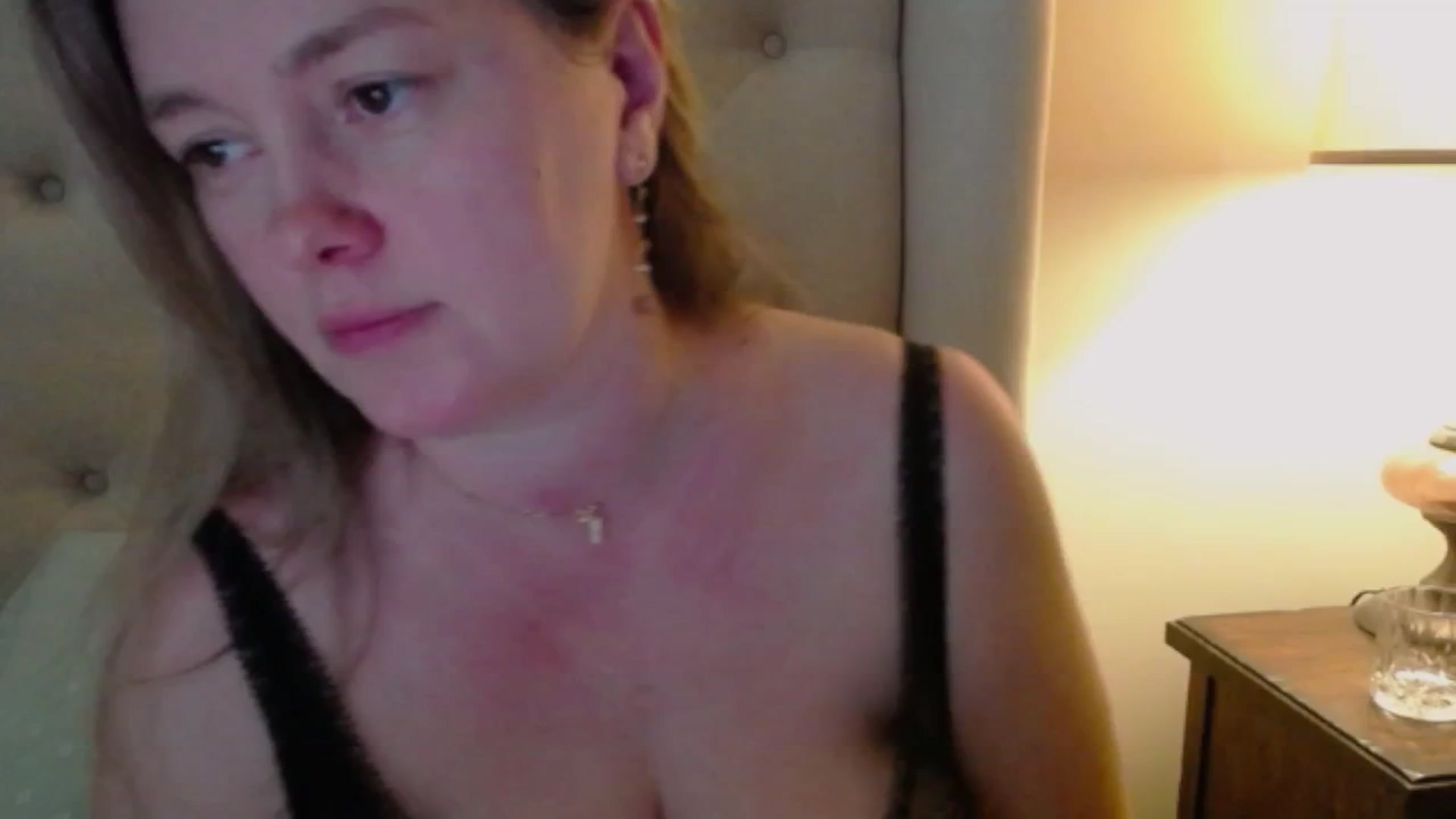 Gallery image thumbnail from J0llye's myfreecams stream on, 03/21/2025, 16:57 image 15 of 20