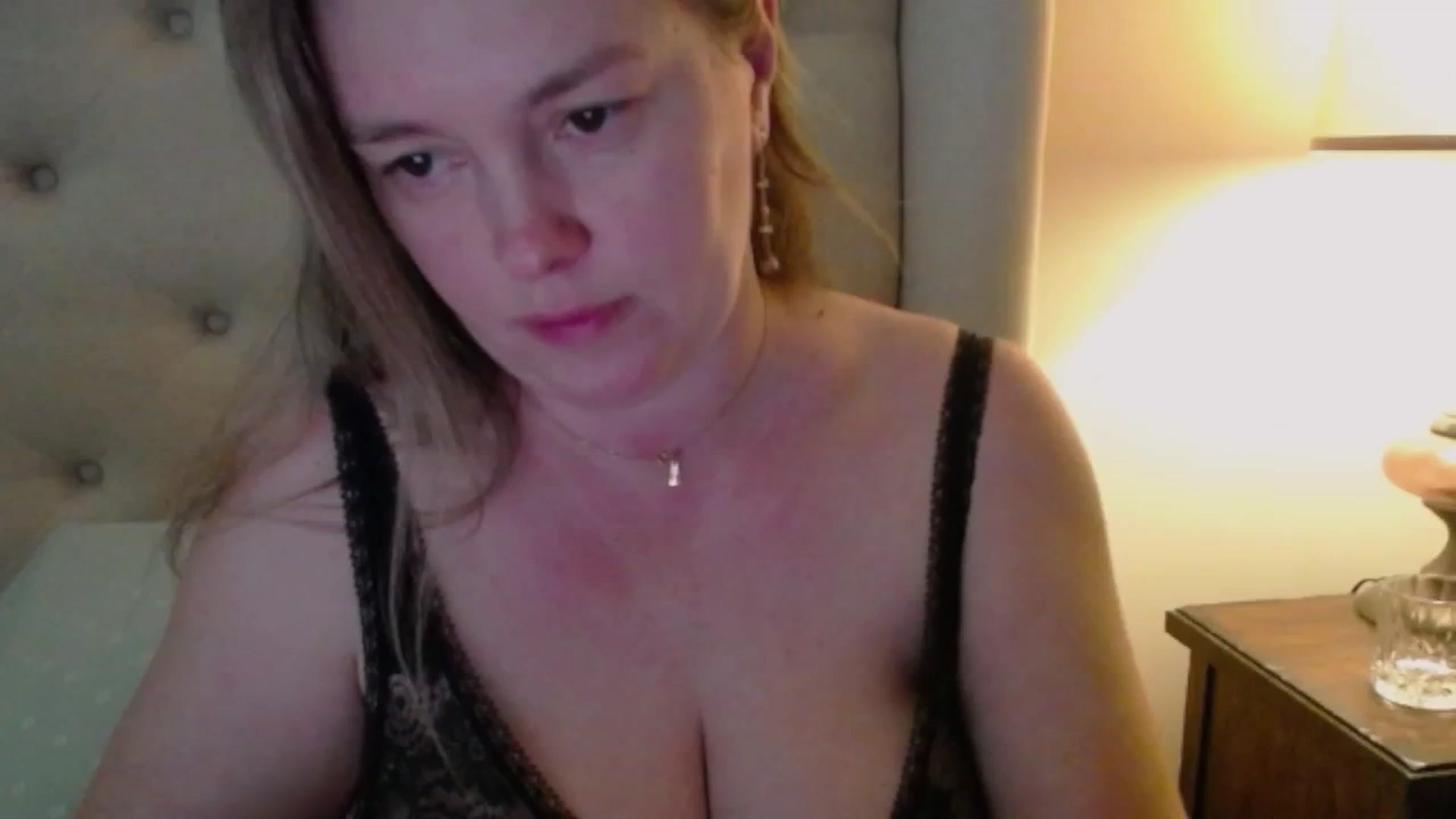 Gallery image thumbnail from J0llye's myfreecams stream on, 03/21/2025, 16:57 image 8 of 20