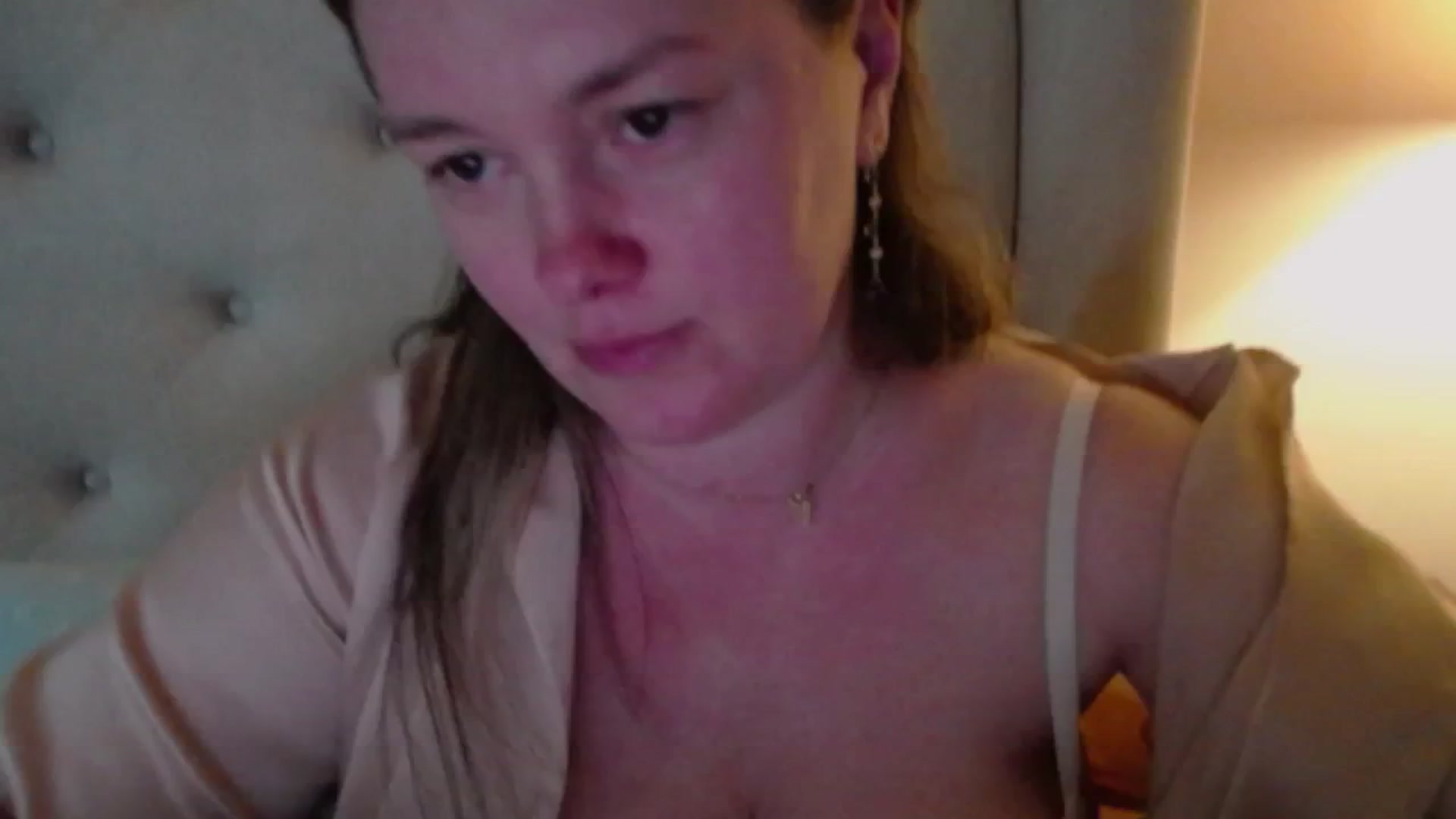 Gallery image thumbnail from J0llye's myfreecams stream on, 03/21/2025, 20:56 image 18 of 20