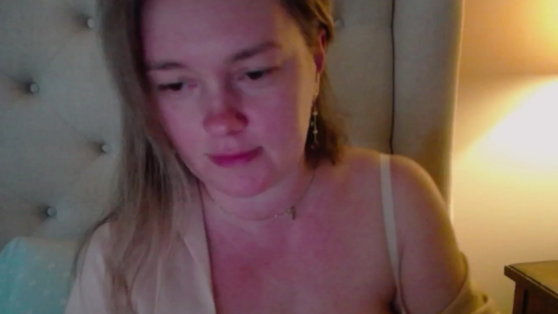 Gallery image thumbnail from J0llye's myfreecams stream on, 03/21/2025, 20:56 image 12 of 20