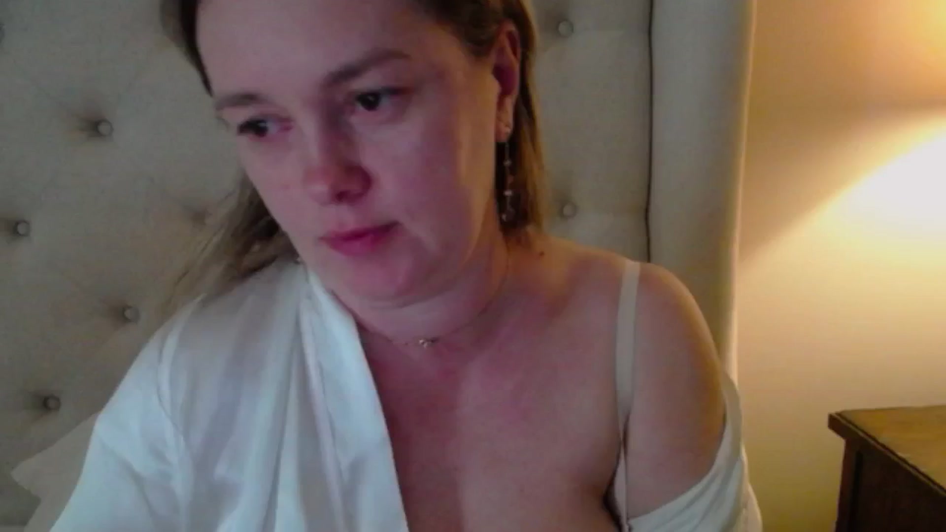 Gallery image thumbnail from J0llye's myfreecams stream on, 03/29/2025, 21:21 image 4 of 20