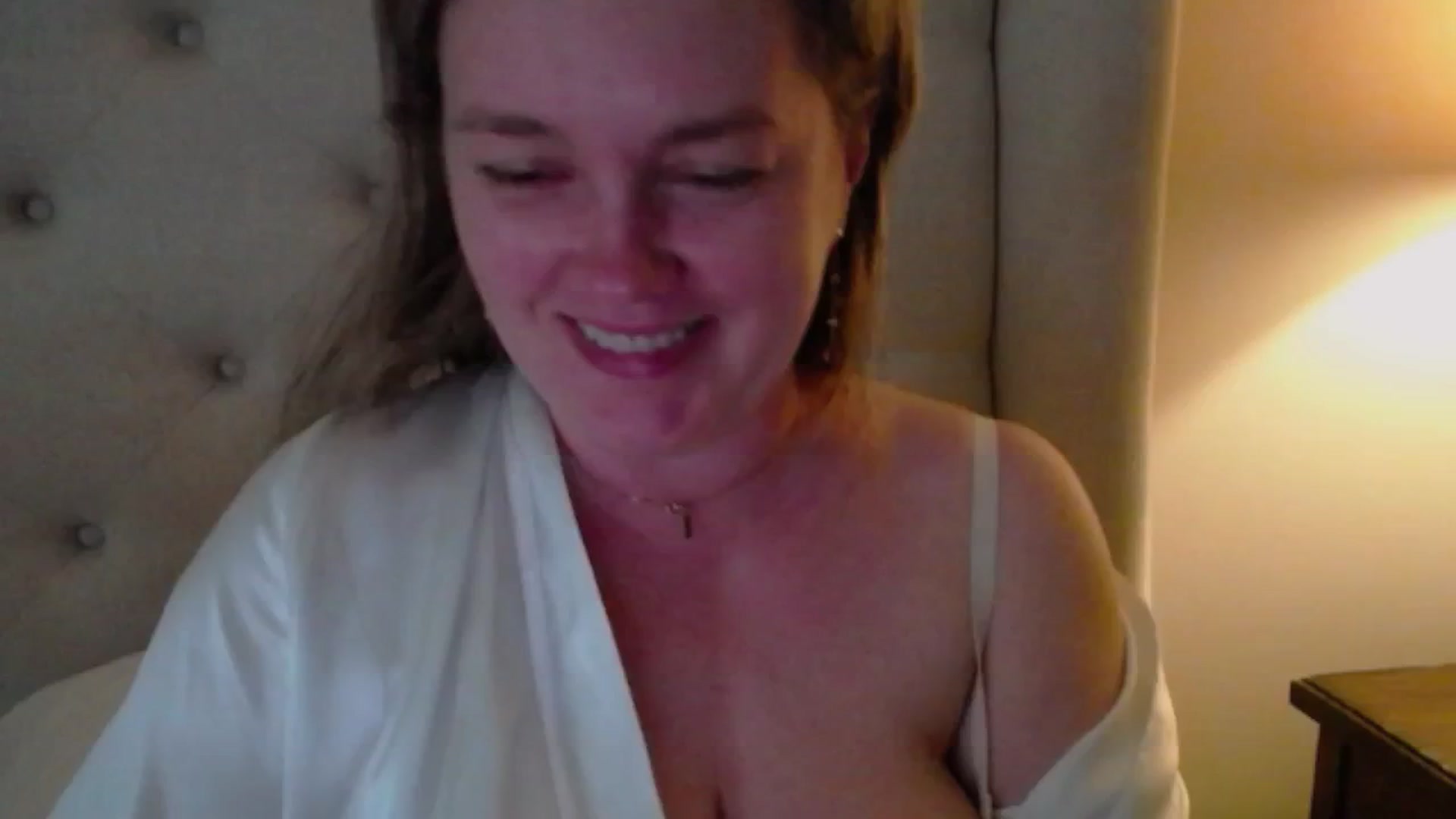 Gallery image thumbnail from J0llye's myfreecams stream on, 03/29/2025, 21:21 image 14 of 20