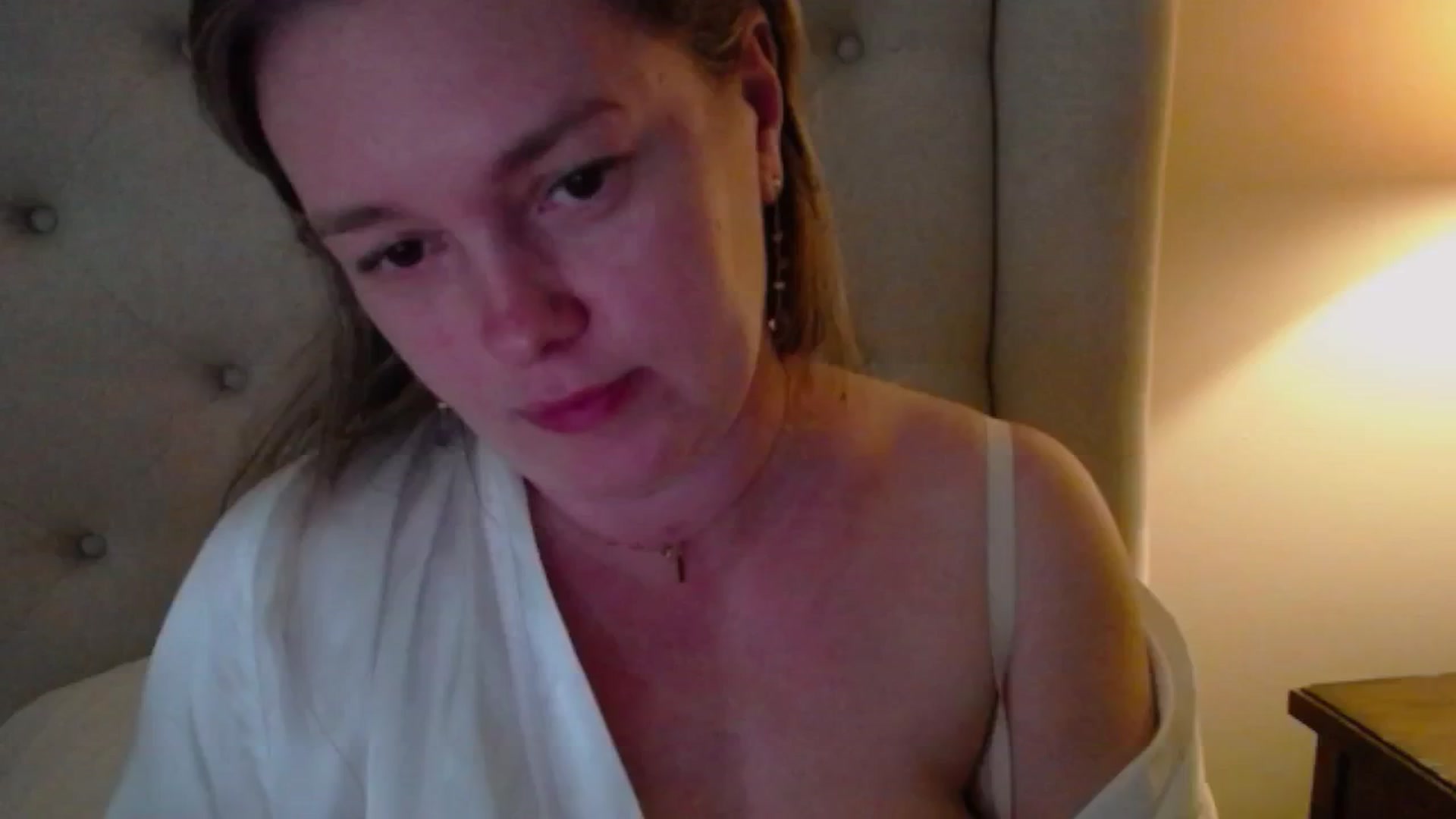 Gallery image thumbnail from J0llye's myfreecams stream on, 03/29/2025, 21:21 image 9 of 20