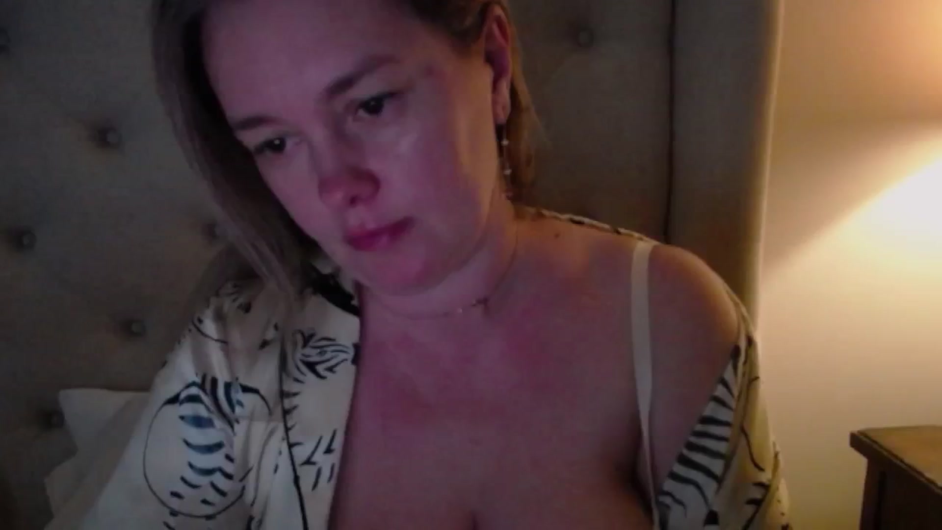 Gallery image thumbnail from J0llye's myfreecams stream on, 03/30/2025, 20:09 image 2 of 20