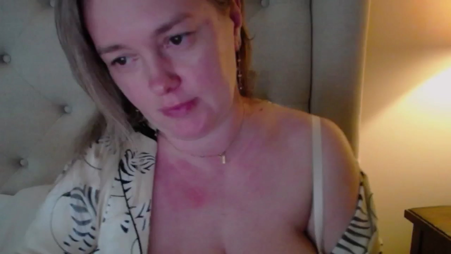 Gallery image thumbnail from J0llye's myfreecams stream on, 03/30/2025, 20:09 image 16 of 20