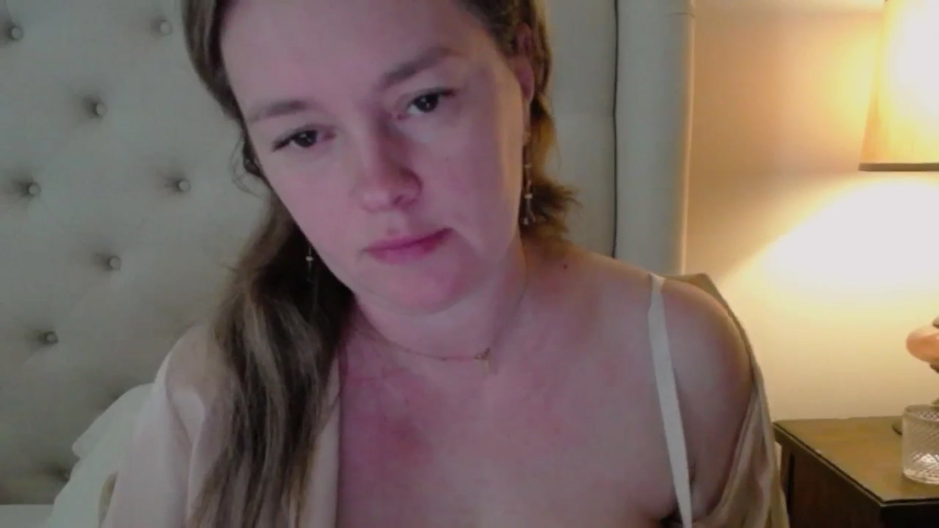 Gallery image thumbnail from J0llye's myfreecams stream on, 03/31/2025, 16:10 image 2 of 20