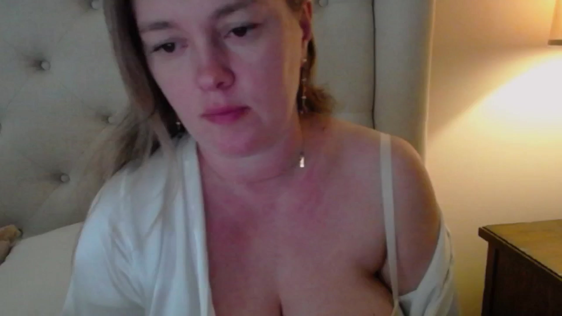 Gallery image thumbnail from J0llye's myfreecams stream on, 03/31/2025, 19:59 image 2 of 20