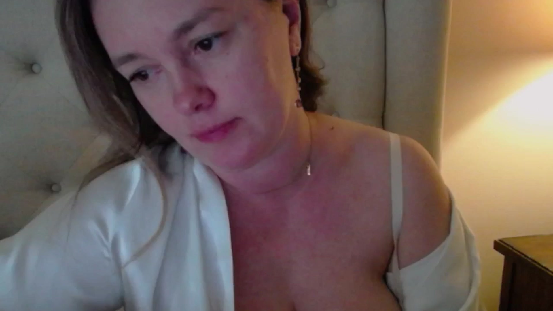 Gallery image thumbnail from J0llye's myfreecams stream on, 03/31/2025, 19:59 image 5 of 20
