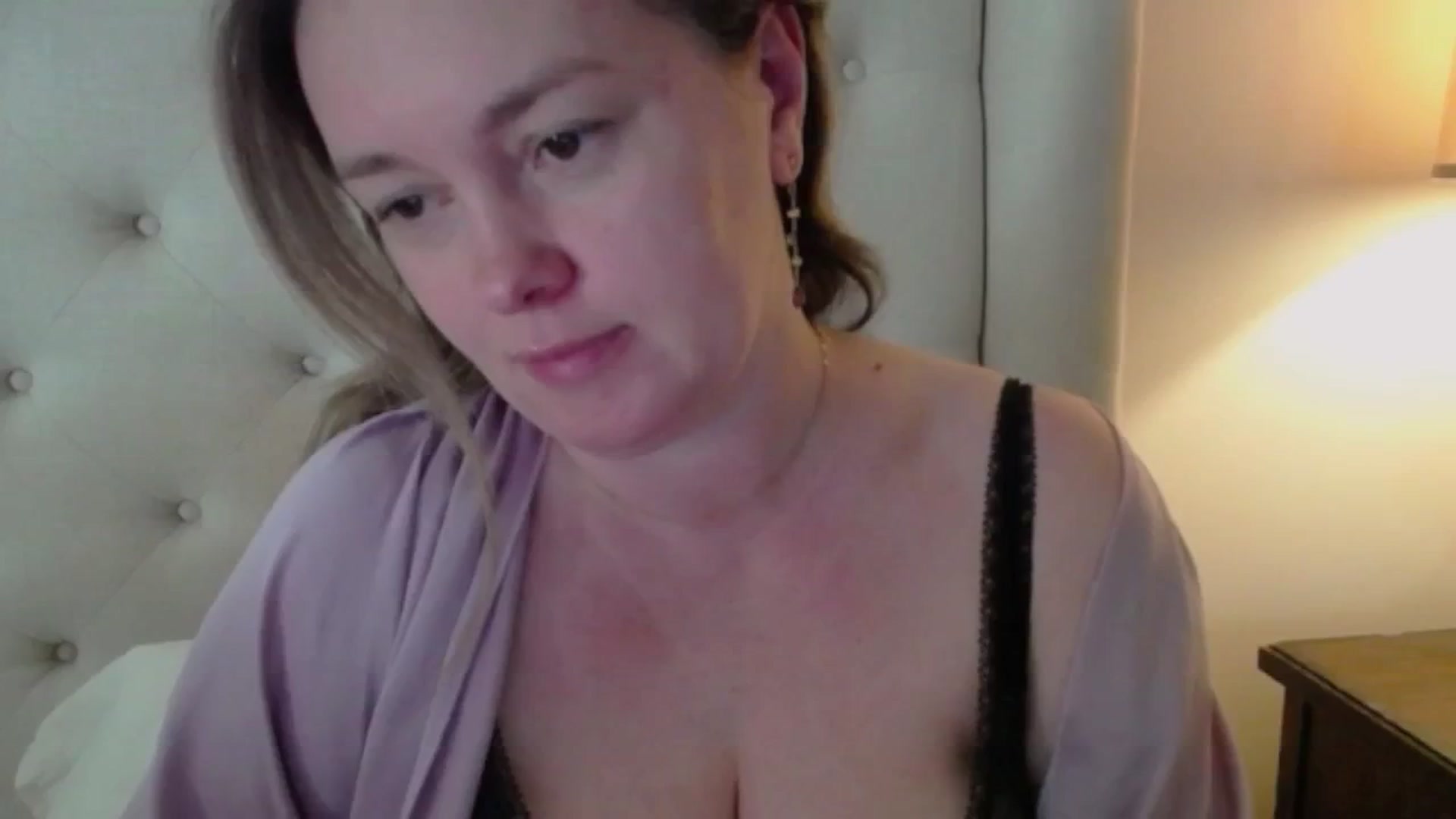 Gallery image thumbnail from J0llye's myfreecams stream on, 04/01/2025, 16:32 image 5 of 20