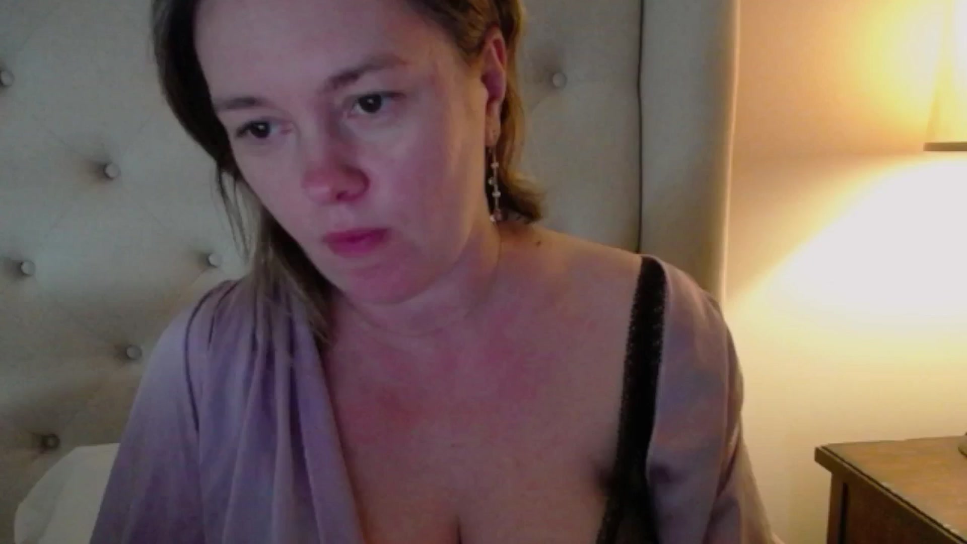 Gallery image thumbnail from J0llye's myfreecams stream on, 04/01/2025, 18:32 image 2 of 20