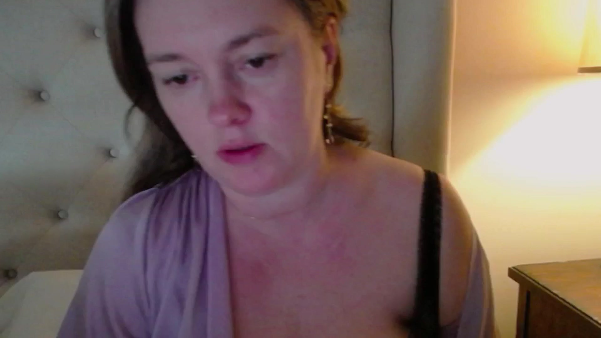 Gallery image thumbnail from J0llye's myfreecams stream on, 04/01/2025, 18:32 image 11 of 20