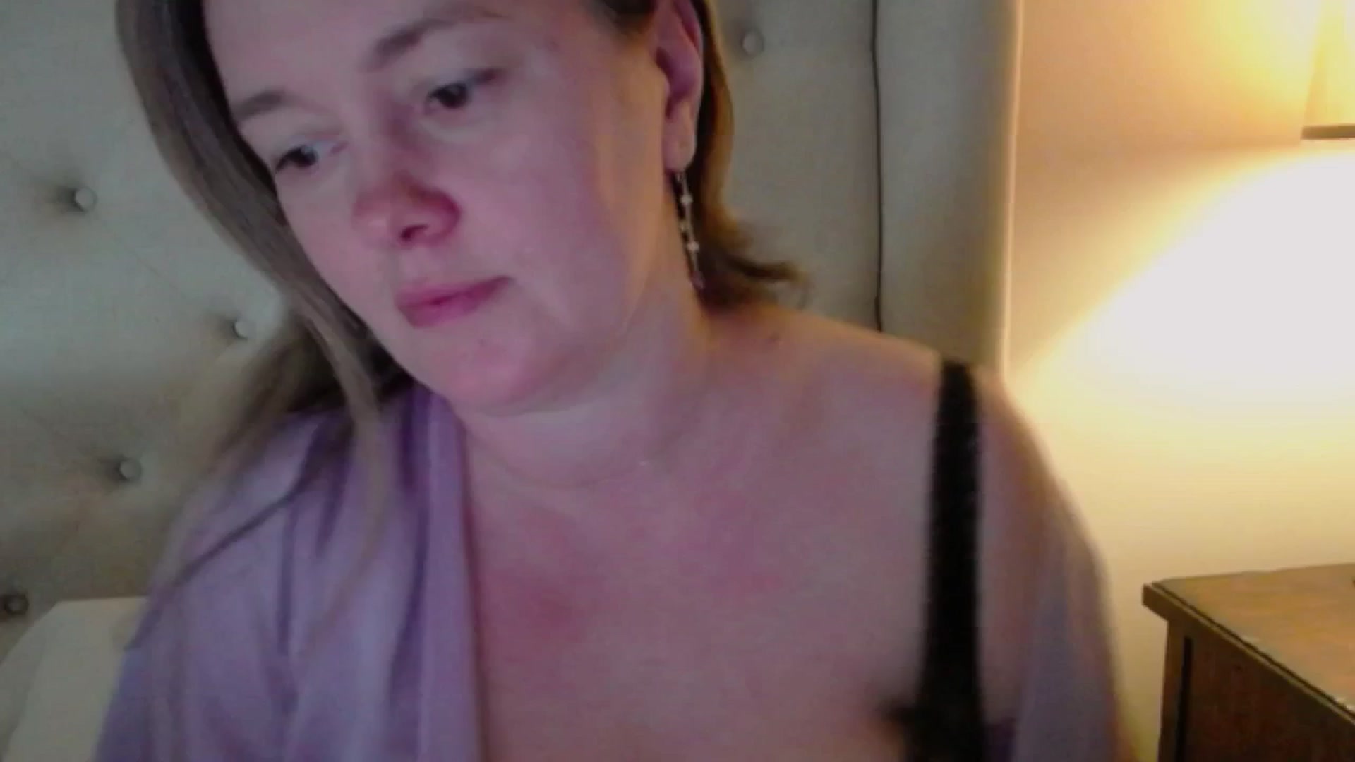 Gallery image thumbnail from J0llye's myfreecams stream on, 04/01/2025, 18:32 image 20 of 20