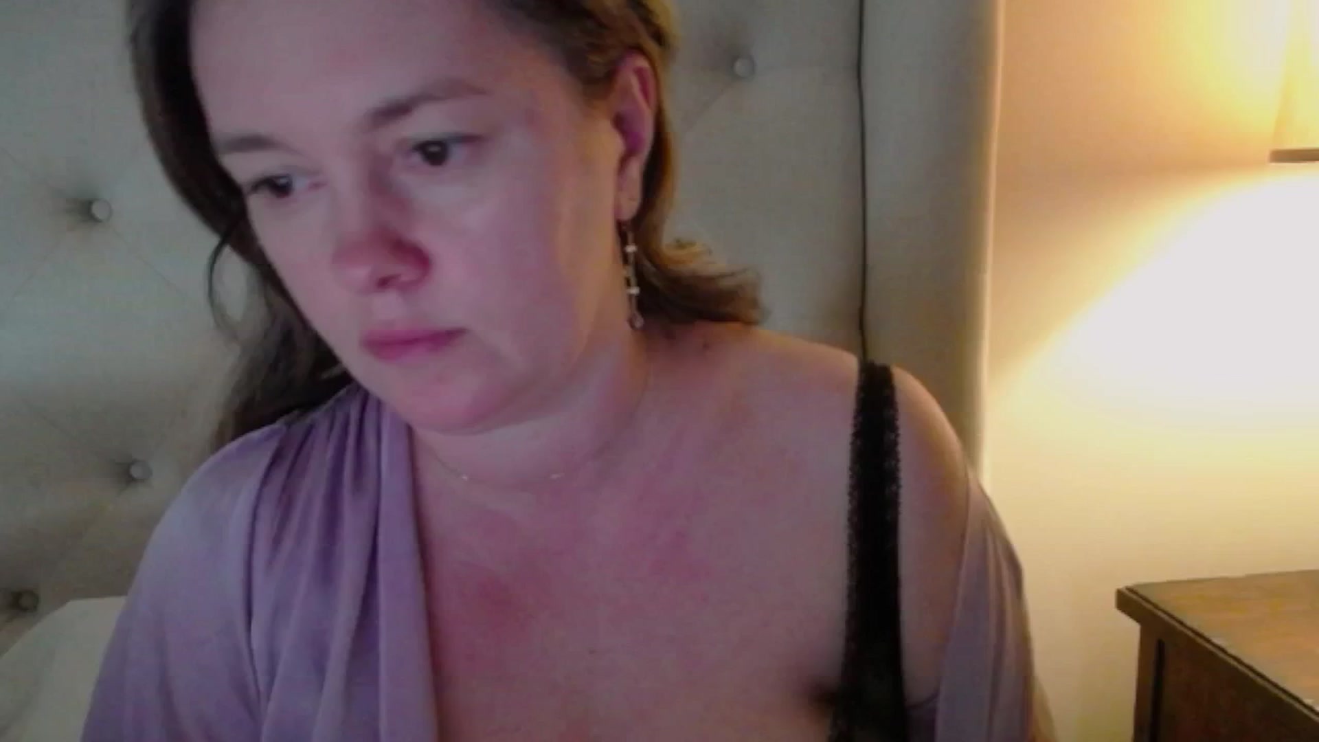Gallery image thumbnail from J0llye's myfreecams stream on, 04/01/2025, 18:32 image 13 of 20