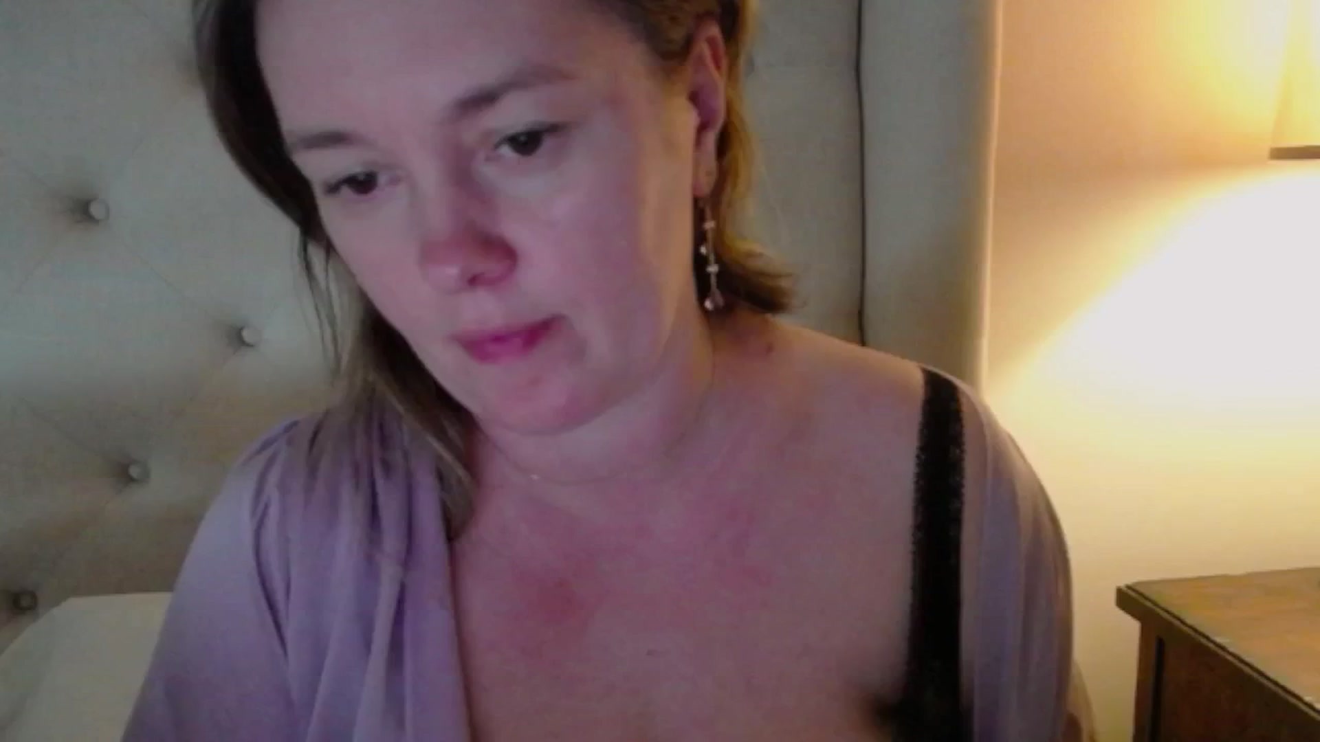 Gallery image thumbnail from J0llye's myfreecams stream on, 04/01/2025, 18:32 image 9 of 20