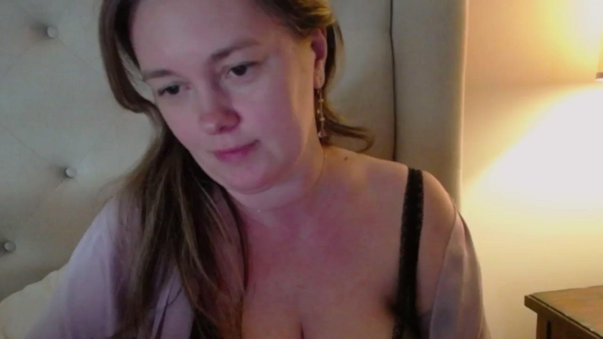 Gallery image thumbnail from J0llye's myfreecams stream on, 04/01/2025, 19:29 image 13 of 20
