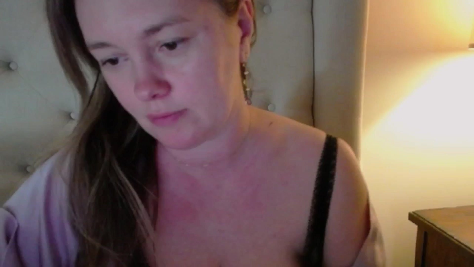 Gallery image thumbnail from J0llye's myfreecams stream on, 04/01/2025, 19:29 image 5 of 20