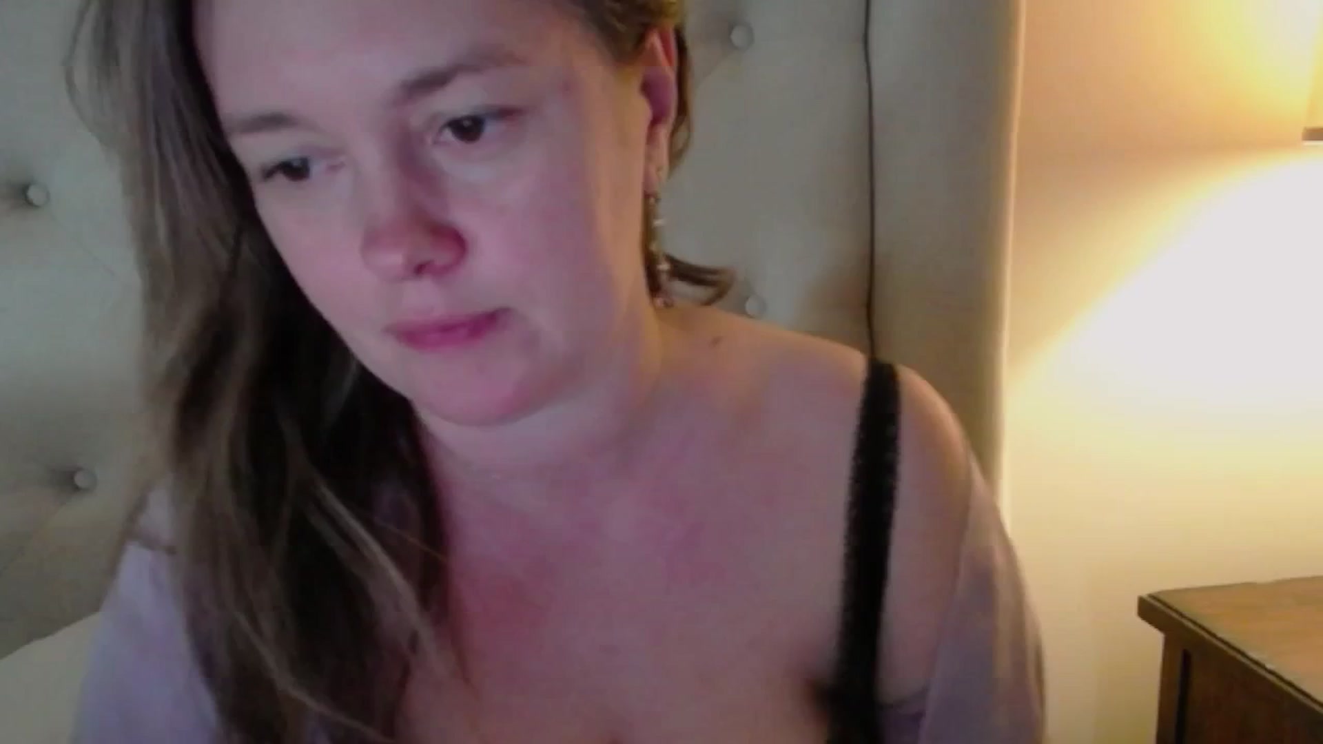 Gallery image thumbnail from J0llye's myfreecams stream on, 04/01/2025, 19:29 image 6 of 20