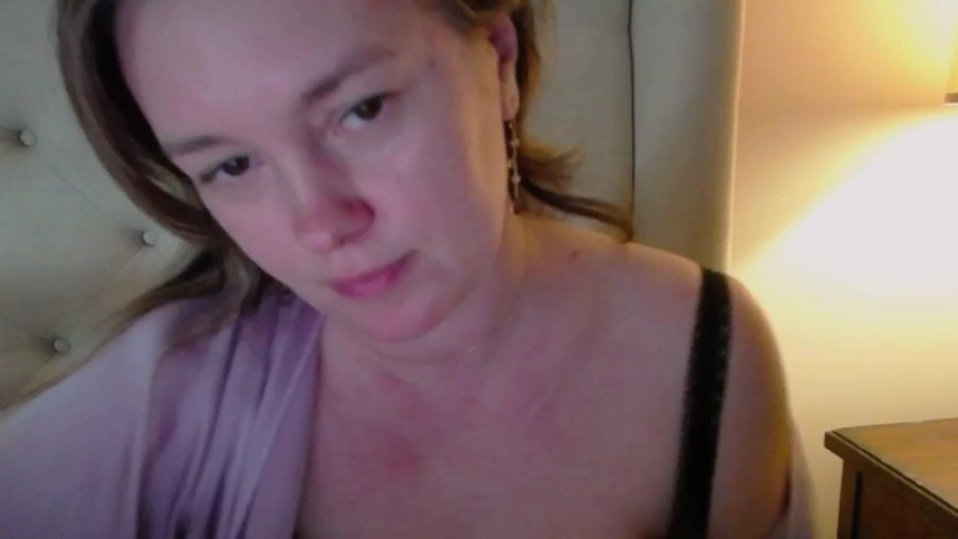 Gallery image thumbnail from J0llye's myfreecams stream on, 04/01/2025, 19:29 image 3 of 20