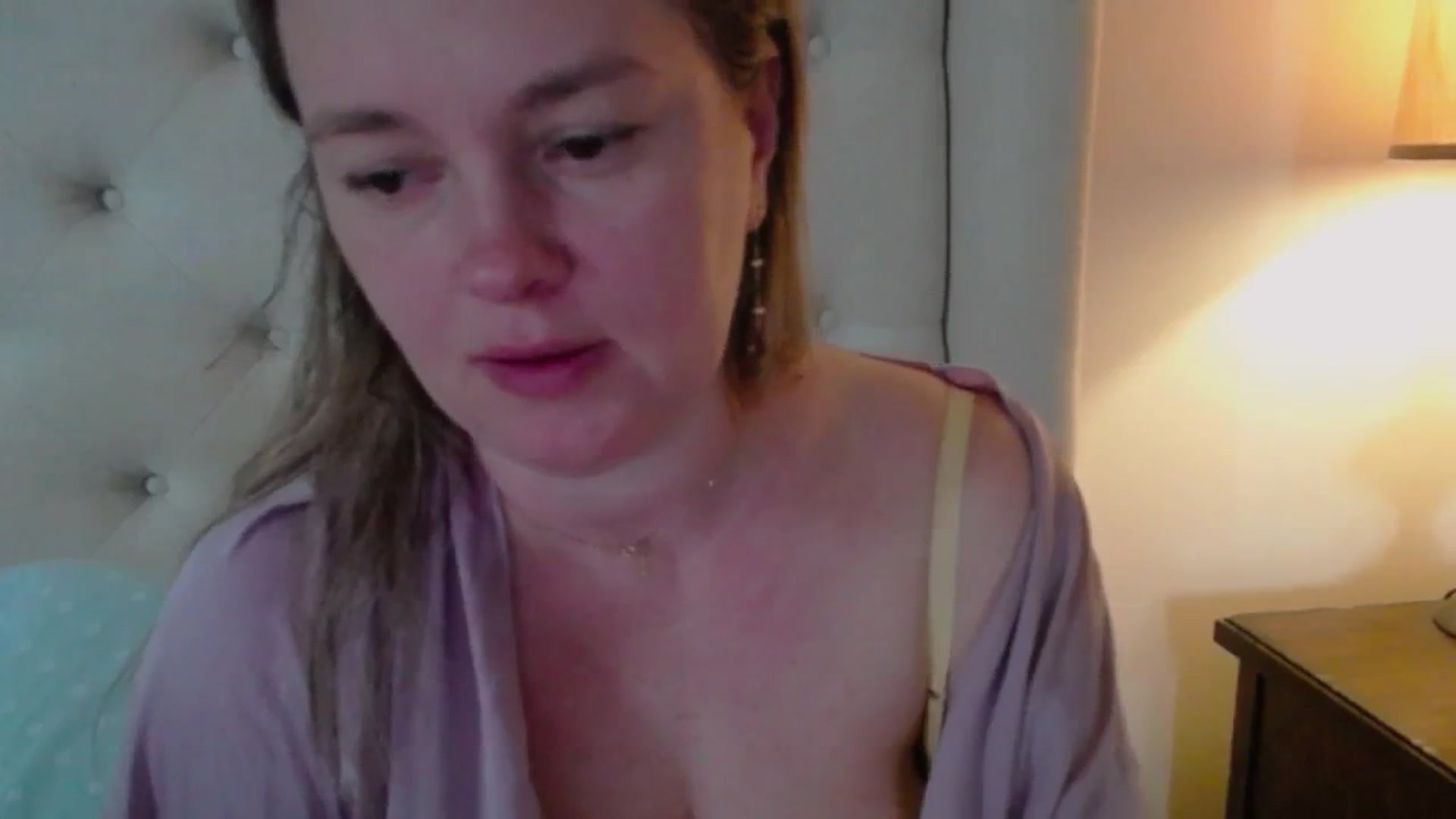 Gallery image thumbnail from J0llye's myfreecams stream on, 04/02/2025, 15:25 image 12 of 20