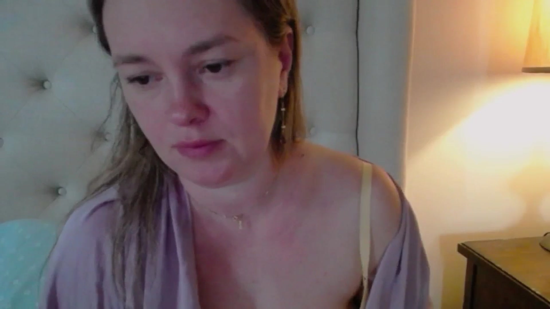 Gallery image thumbnail from J0llye's myfreecams stream on, 04/02/2025, 15:25 image 10 of 20