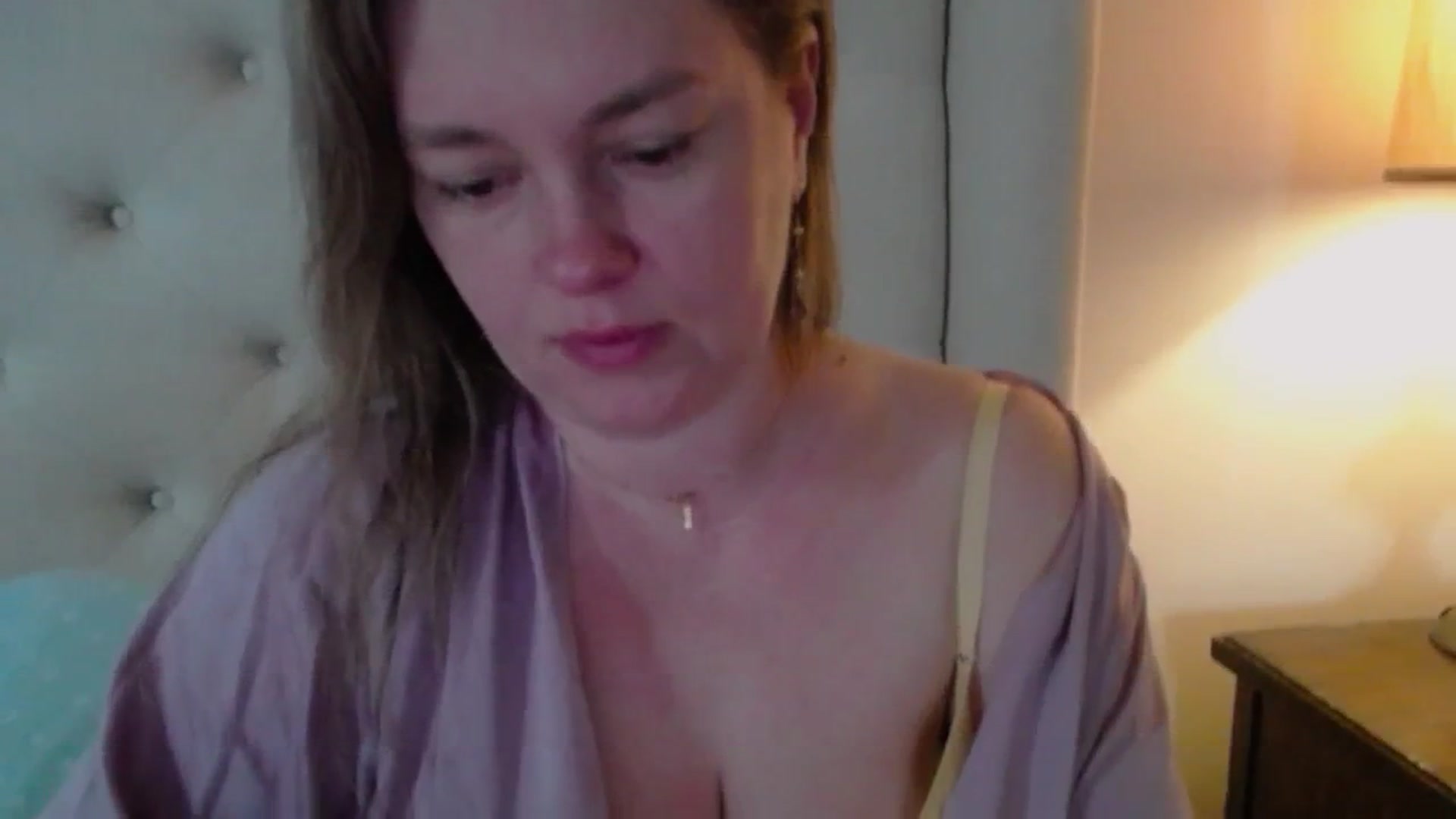 Gallery image thumbnail from J0llye's myfreecams stream on, 04/02/2025, 15:25 image 6 of 20