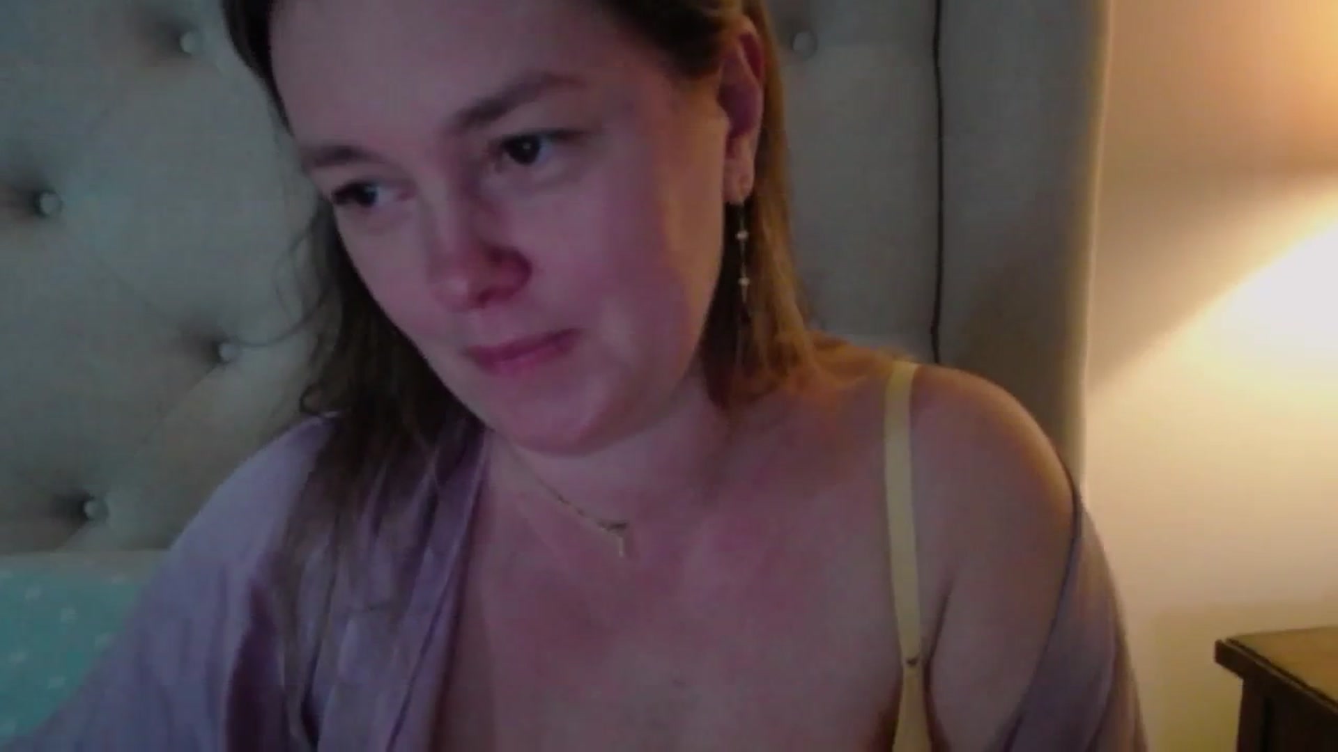 Gallery image thumbnail from J0llye's myfreecams stream on, 04/02/2025, 16:28 image 20 of 20