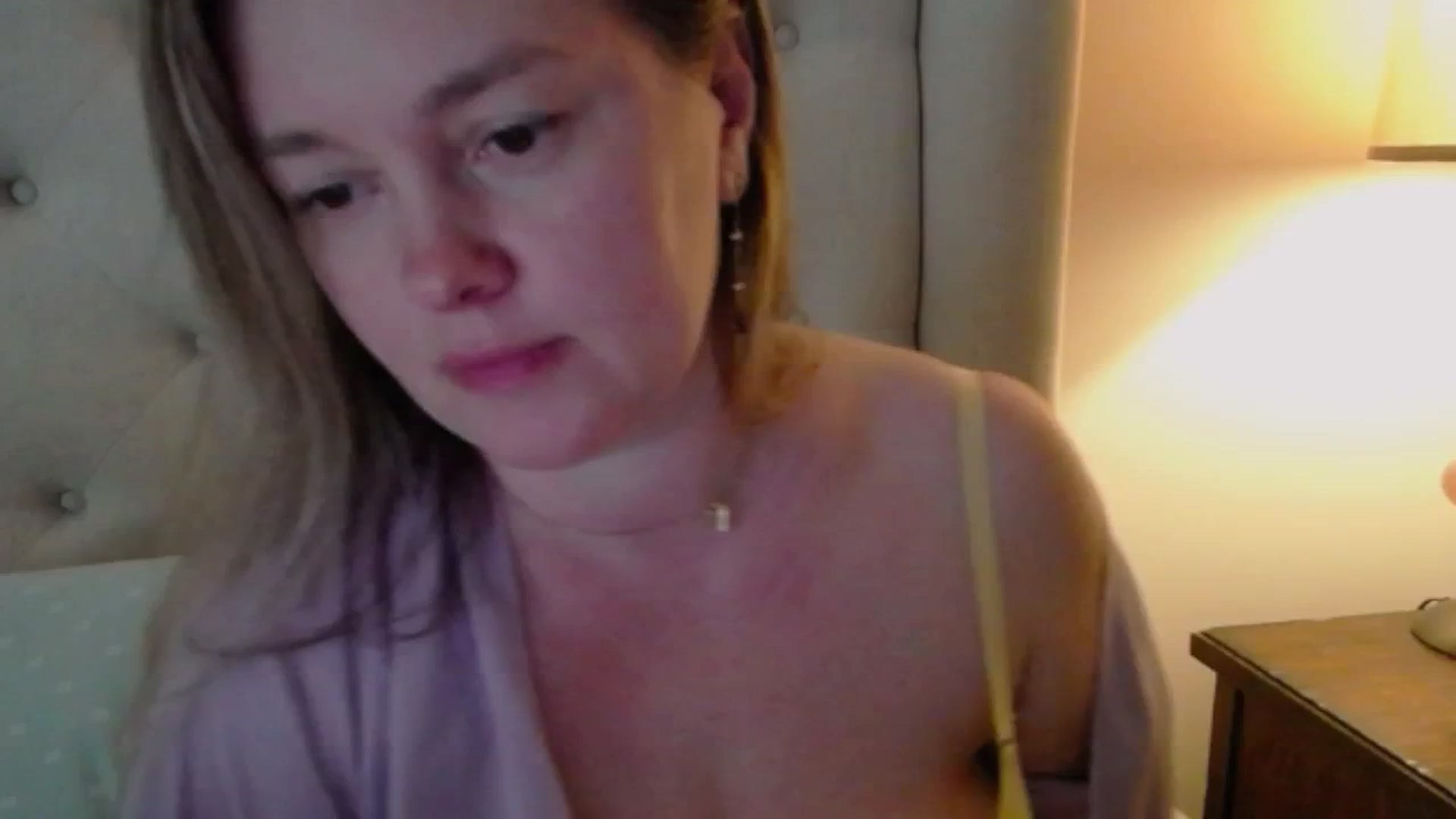 Gallery image thumbnail from J0llye's myfreecams stream on, 04/02/2025, 18:44 image 18 of 20