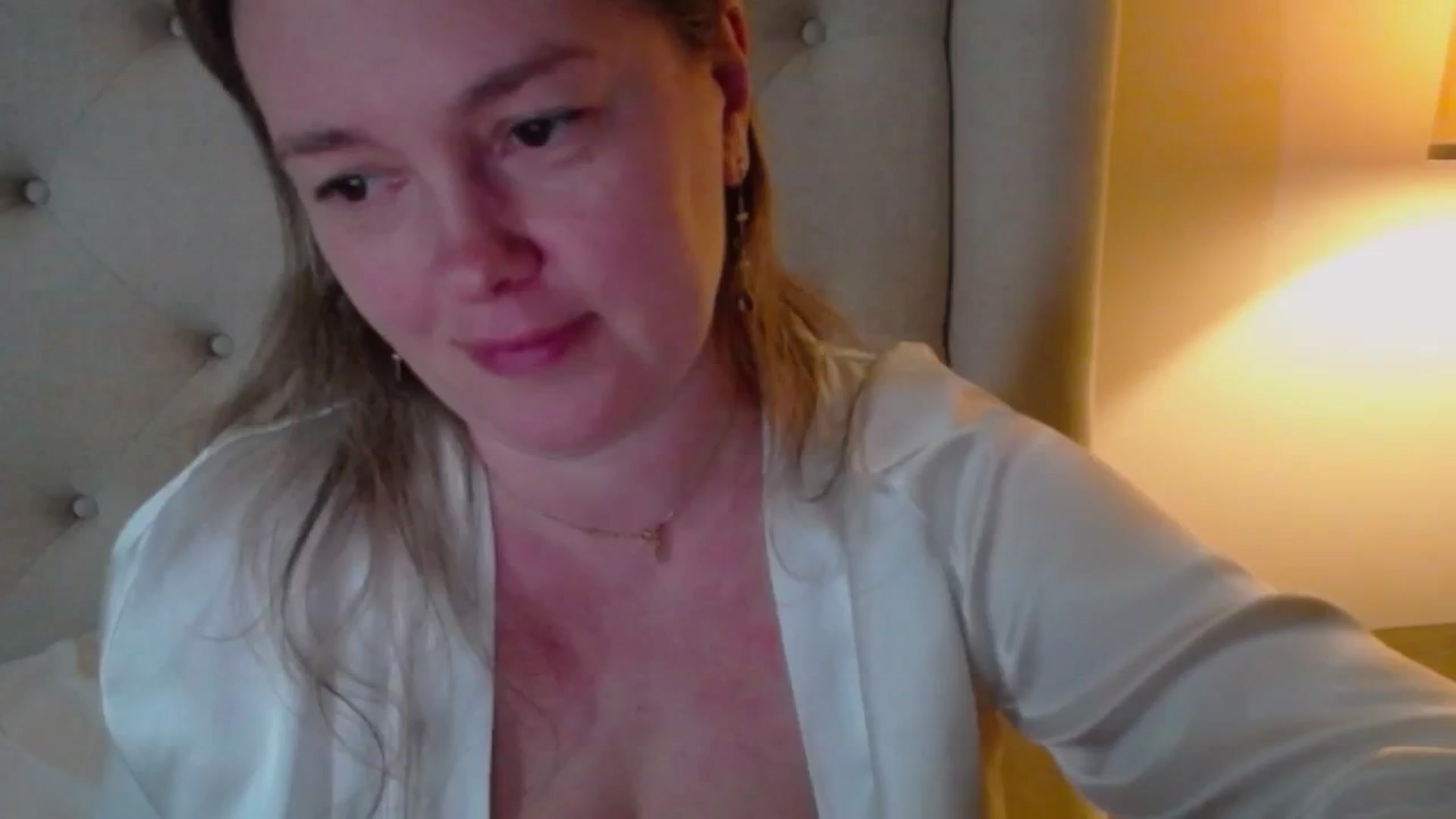 Gallery image thumbnail from J0llye's myfreecams stream on, 04/03/2025, 16:30 image 20 of 20