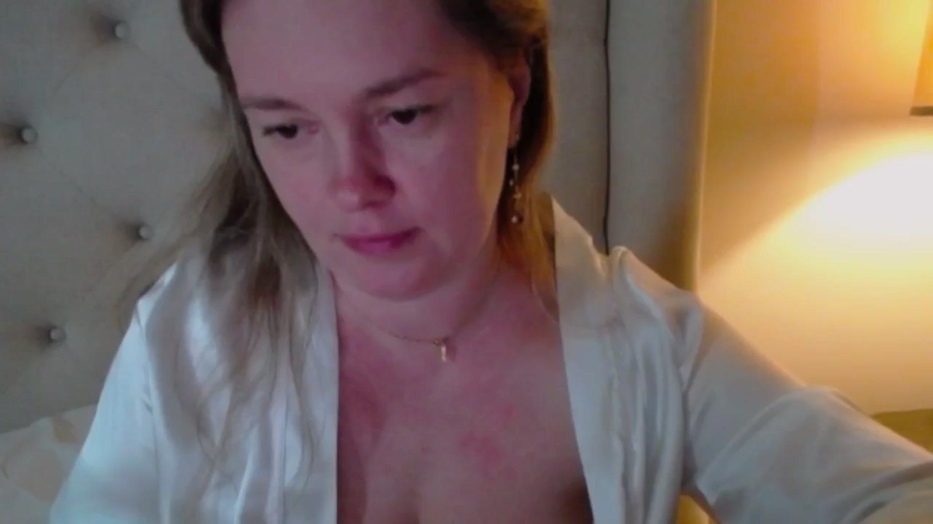 Gallery image thumbnail from J0llye's myfreecams stream on, 04/03/2025, 16:30 image 17 of 20
