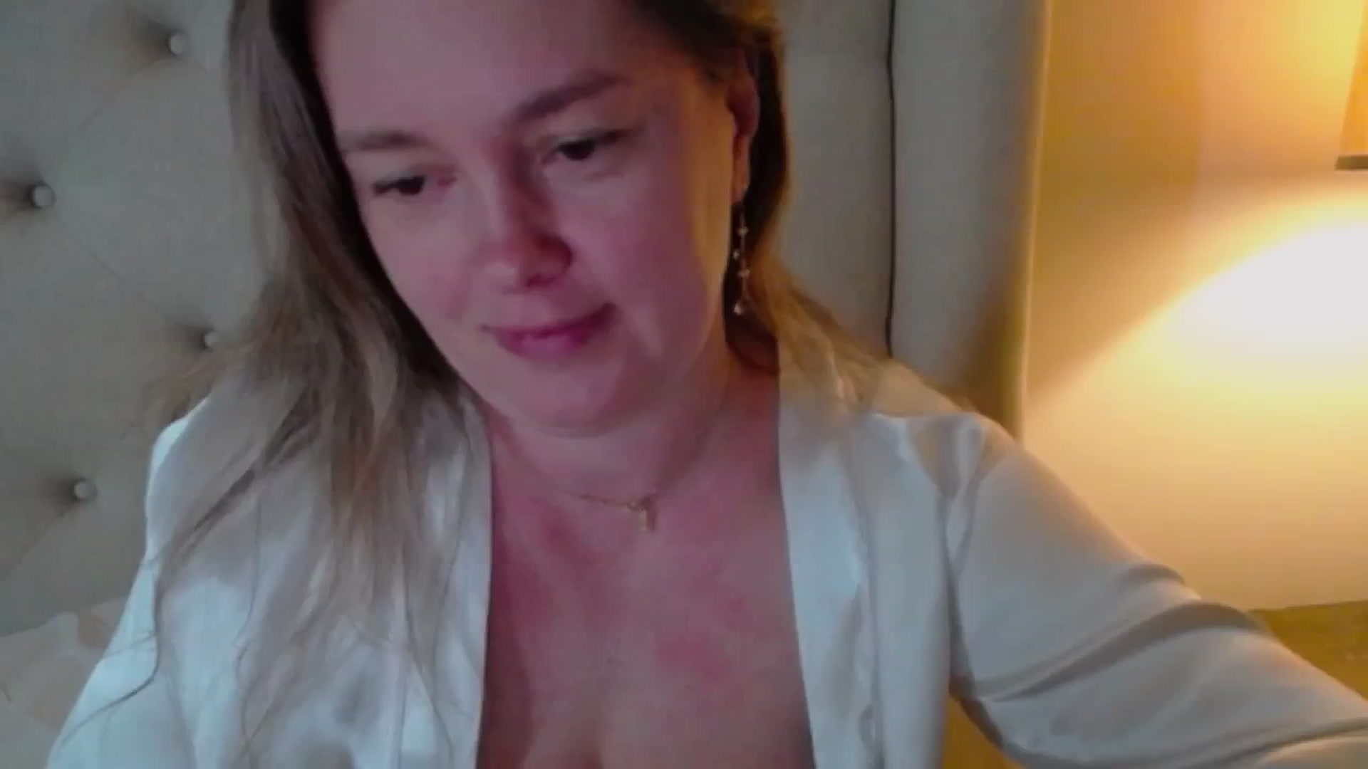 Gallery image thumbnail from J0llye's myfreecams stream on, 04/03/2025, 16:30 image 18 of 20