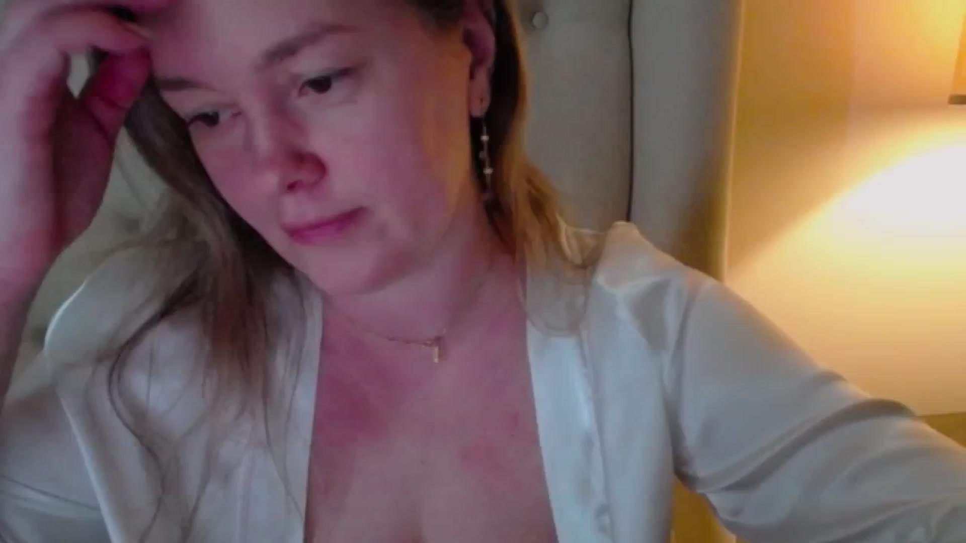 Gallery image thumbnail from J0llye's myfreecams stream on, 04/03/2025, 16:30 image 19 of 20
