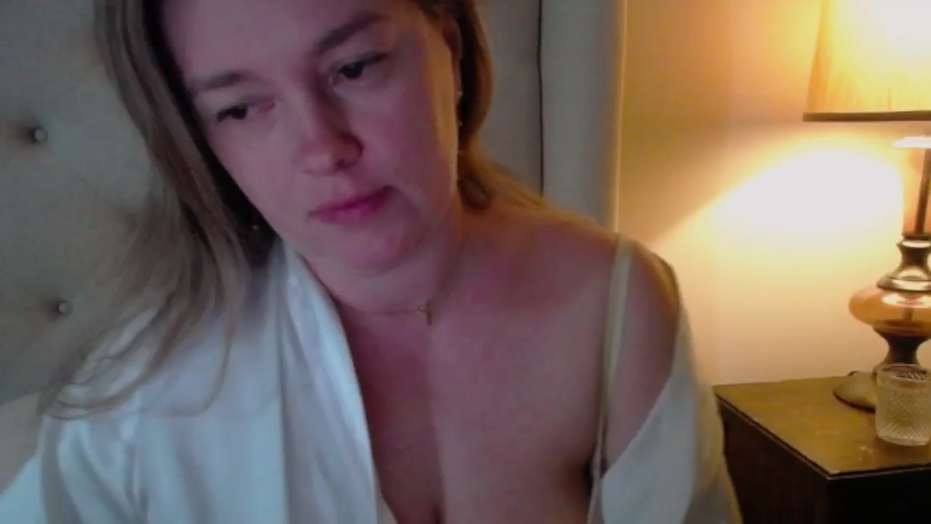 Gallery image thumbnail from J0llye's myfreecams stream on, 04/03/2025, 16:30 image 1 of 20