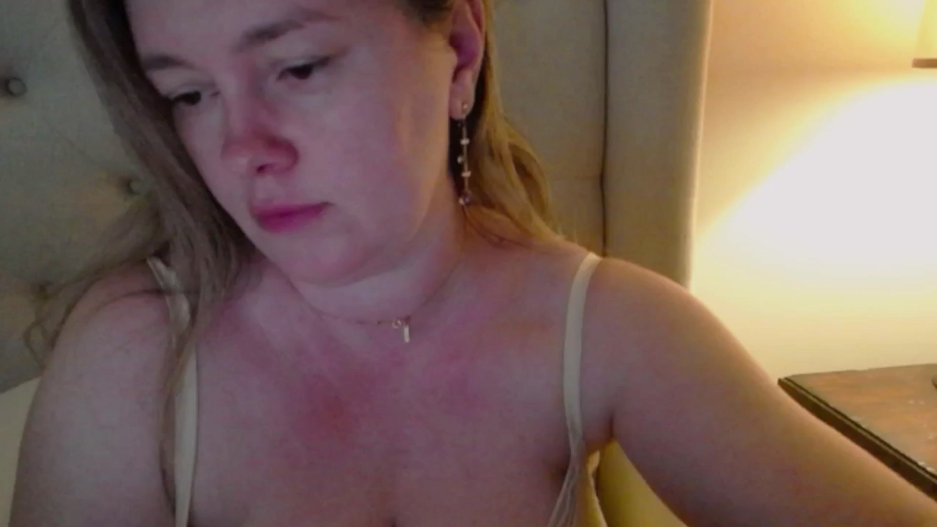 Gallery image thumbnail from J0llye's myfreecams stream on, 04/03/2025, 19:45 image 9 of 20