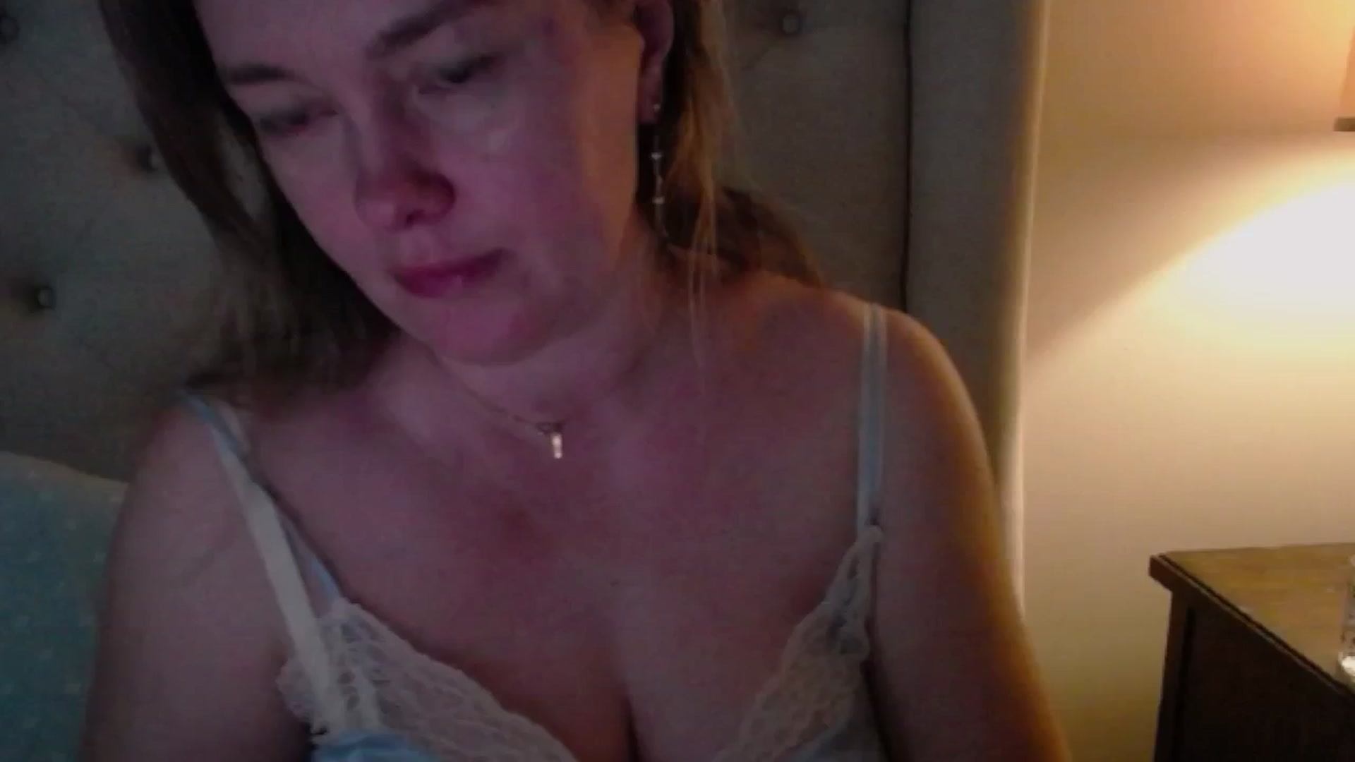 Gallery image thumbnail from J0llye's myfreecams stream on, 04/04/2025, 15:22 image 3 of 20