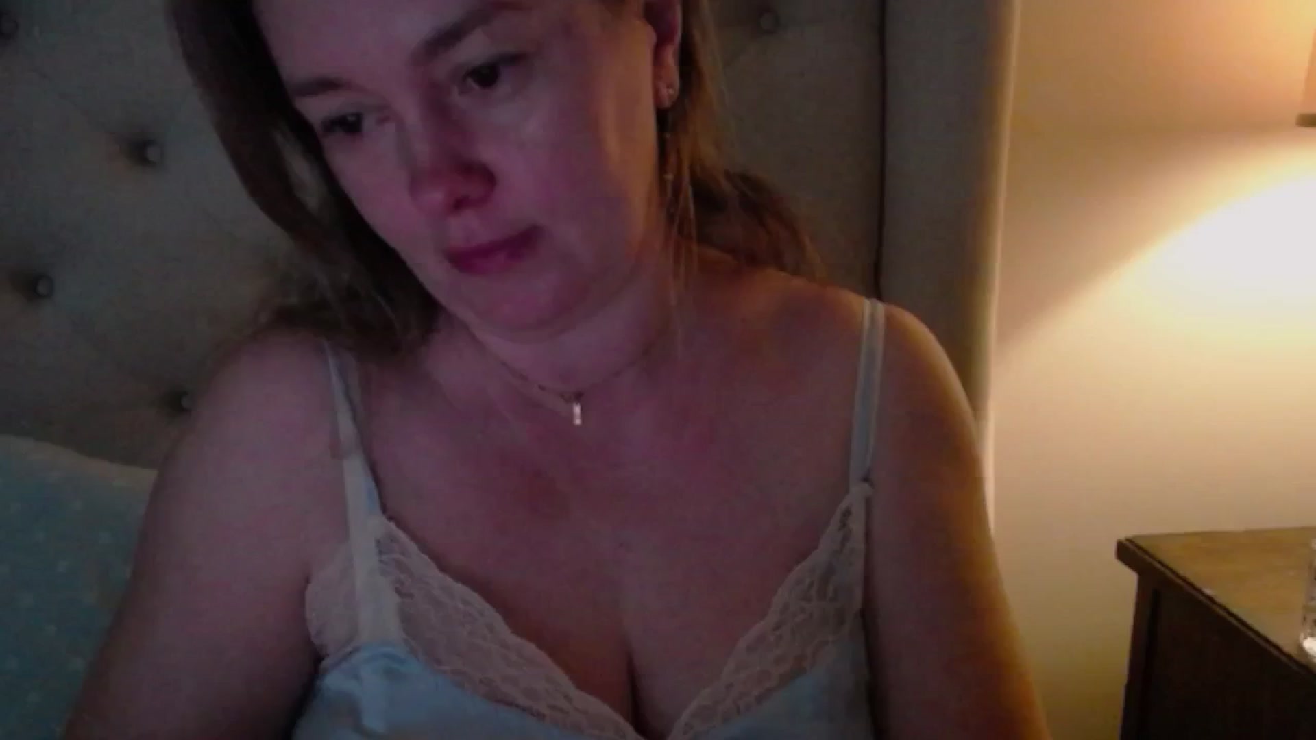 Gallery image thumbnail from J0llye's myfreecams stream on, 04/04/2025, 15:22 image 7 of 20