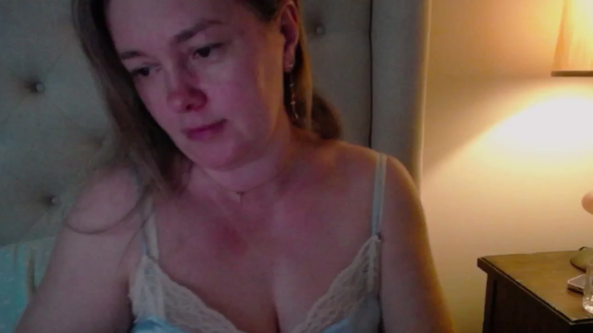 Gallery image thumbnail from J0llye's myfreecams stream on, 04/04/2025, 16:02 image 8 of 20