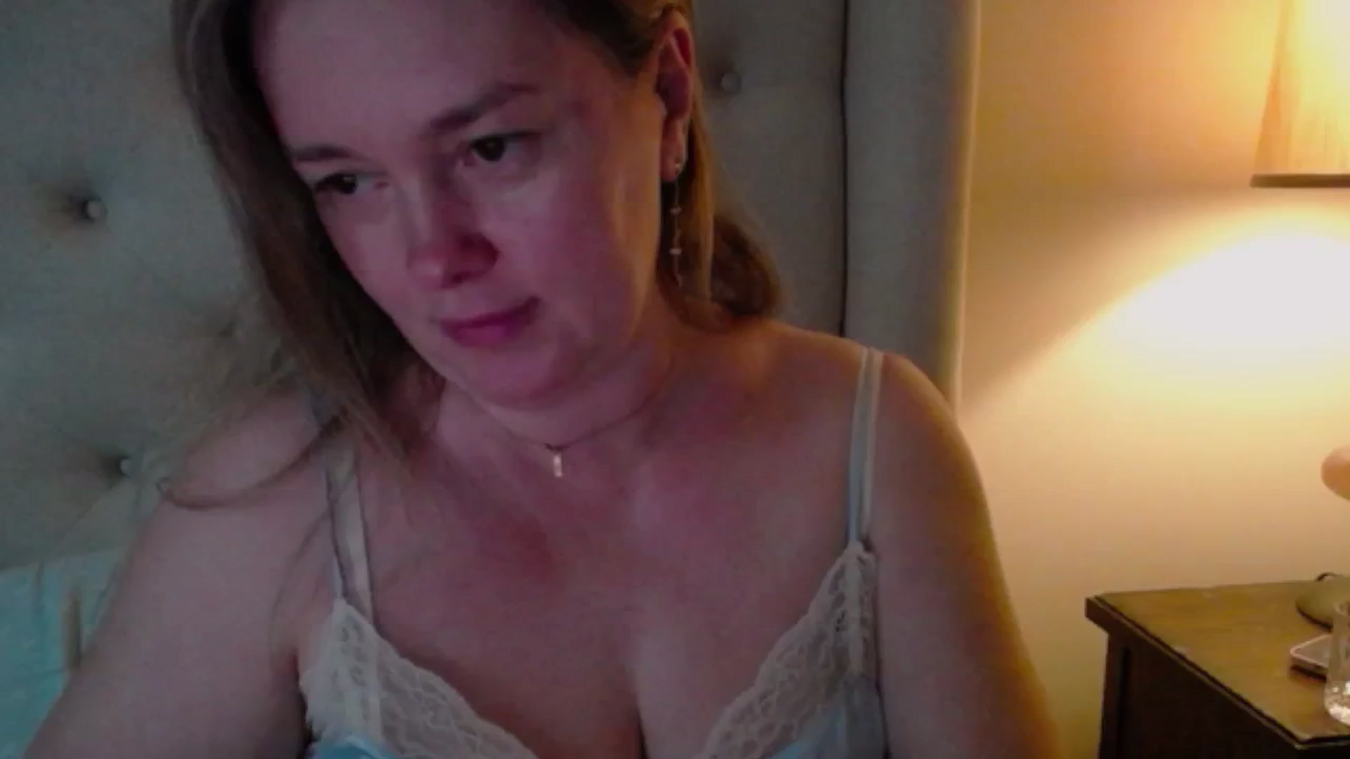 Gallery image thumbnail from J0llye's myfreecams stream on, 04/04/2025, 16:02 image 5 of 20