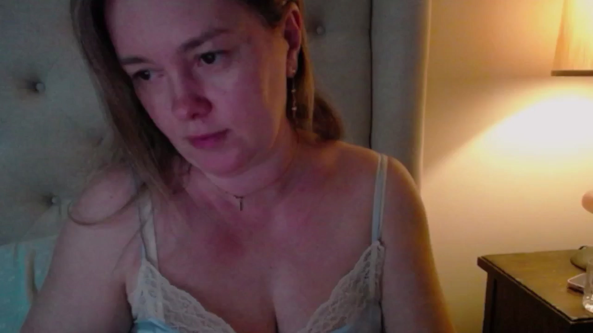 Gallery image thumbnail from J0llye's myfreecams stream on, 04/04/2025, 16:02 image 6 of 20