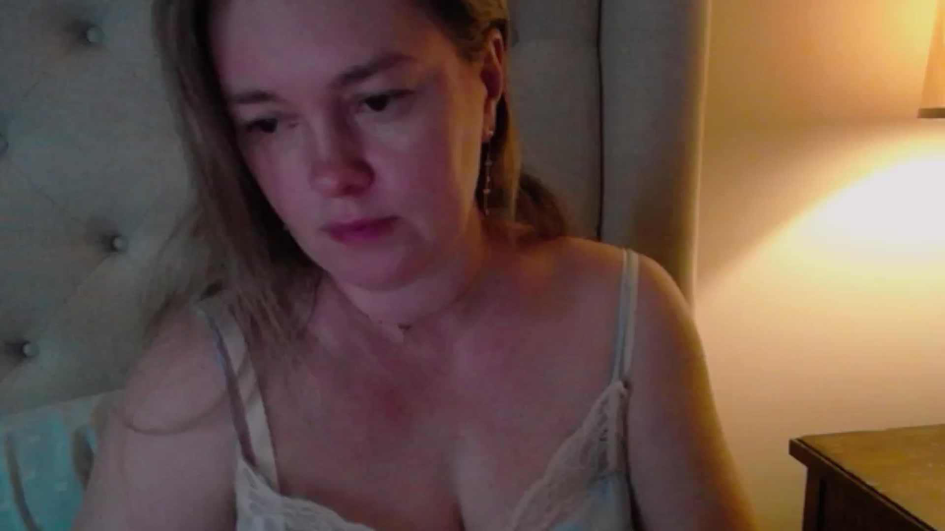 Gallery image thumbnail from J0llye's myfreecams stream on, 04/04/2025, 16:02 image 12 of 20