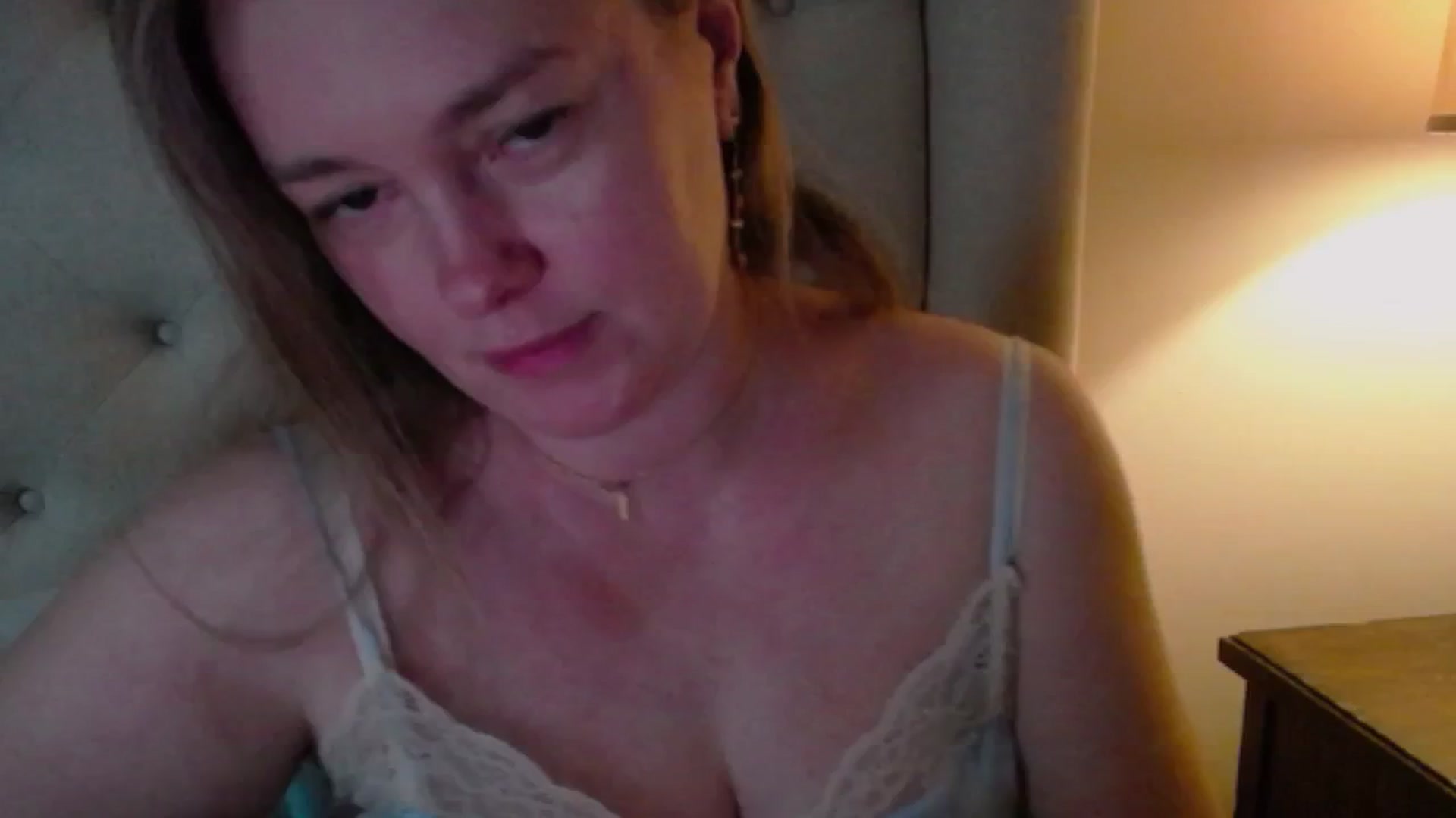 Gallery image thumbnail from J0llye's myfreecams stream on, 04/04/2025, 16:02 image 15 of 20
