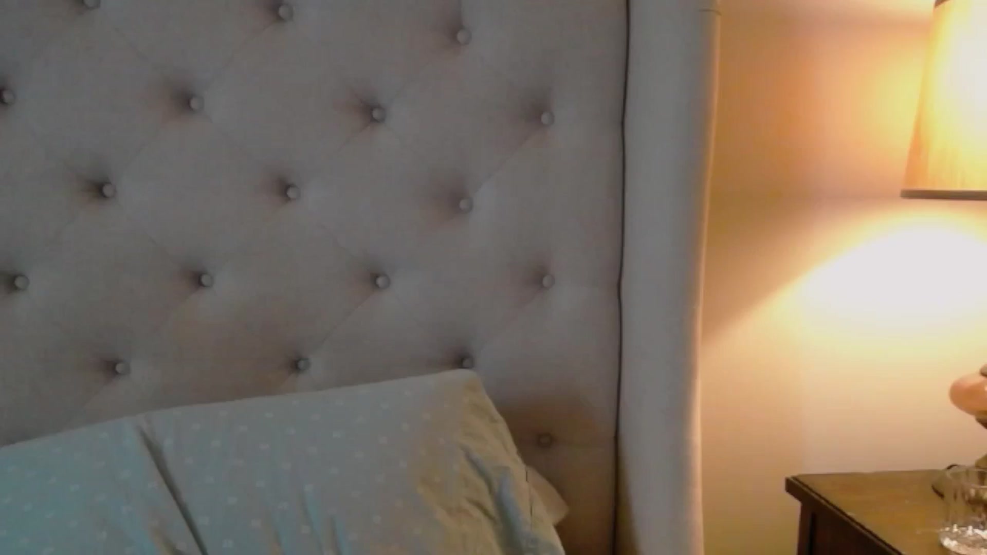 Gallery image thumbnail from J0llye's myfreecams stream on, 04/04/2025, 18:31 image 4 of 20